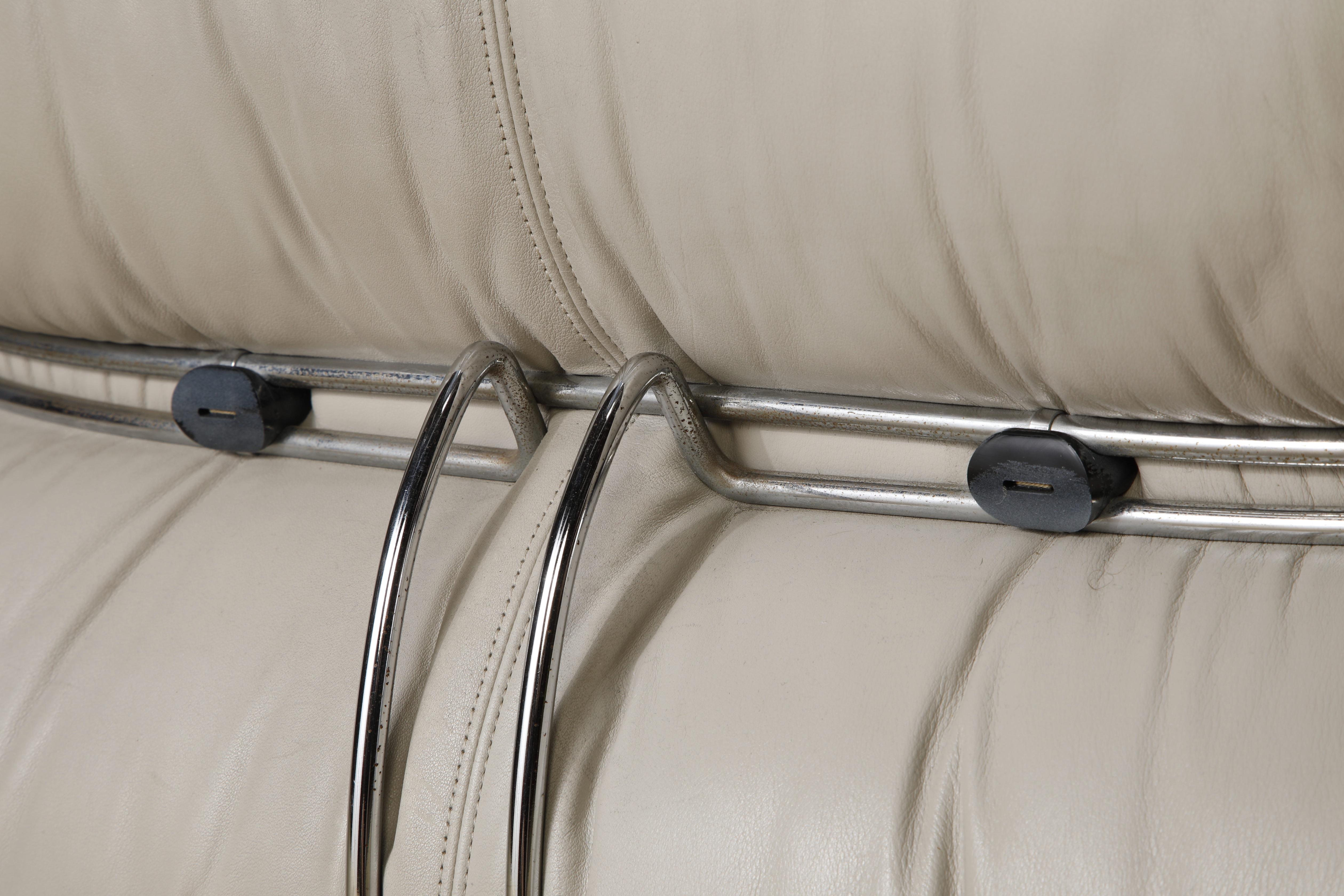 Soriana Lounge Chair in Grey Leather by Afra & Tobia Scarpa for Cassina, Signed For Sale 4