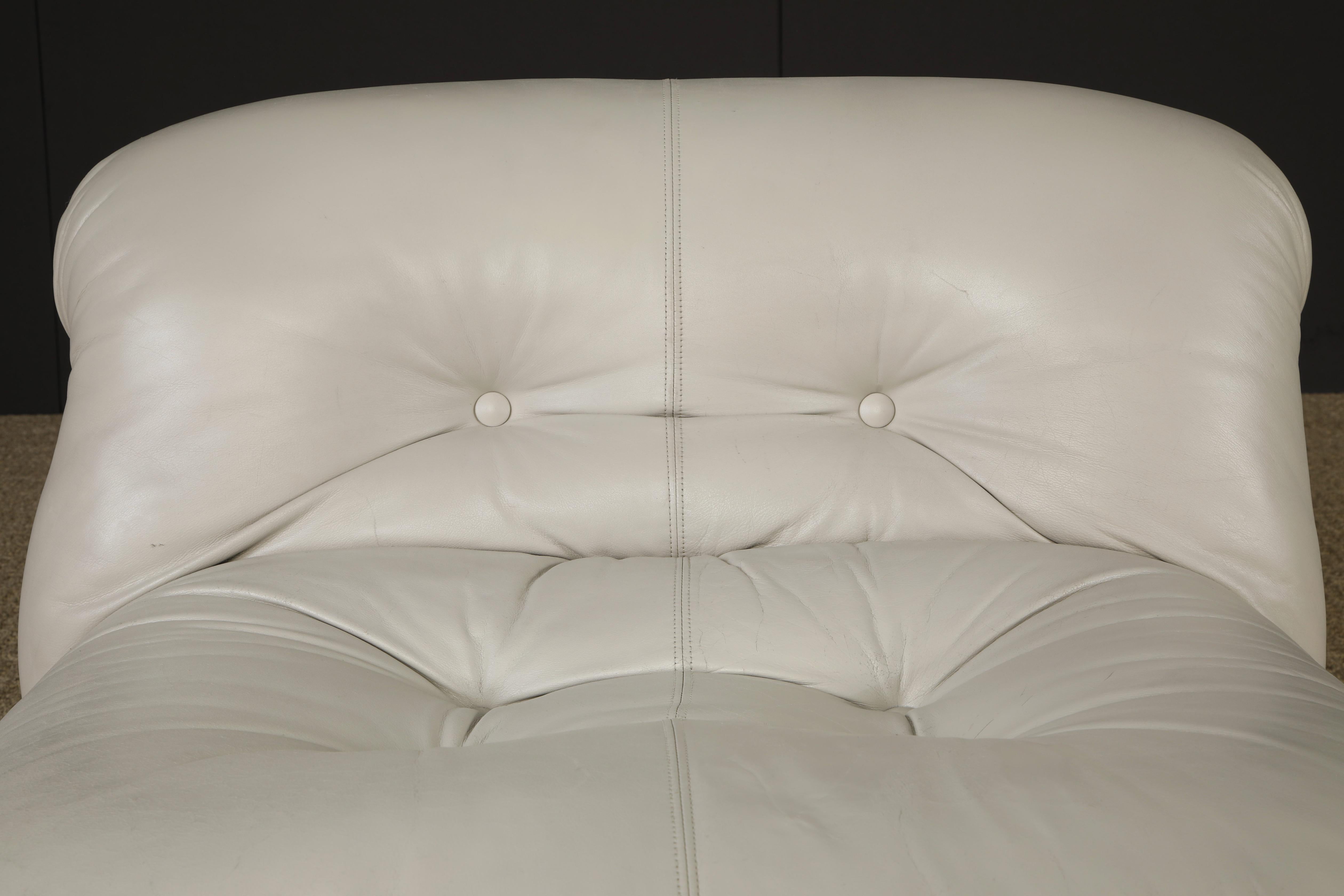 Soriana Lounge Chair in Grey Leather by Afra & Tobia Scarpa for Cassina, Signed For Sale 11