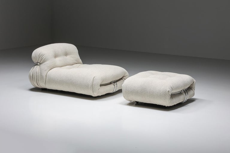 Afra & Tobia Scarpa, Cassina, reupholstered in ivory bouclé wool, 

Post-modern lounge chair with ottoman manufactured by Cassina in the 1970s.
Reupholstered in ivory bouclé wool, we offer an in-house reupholstery service. The Soriana collection