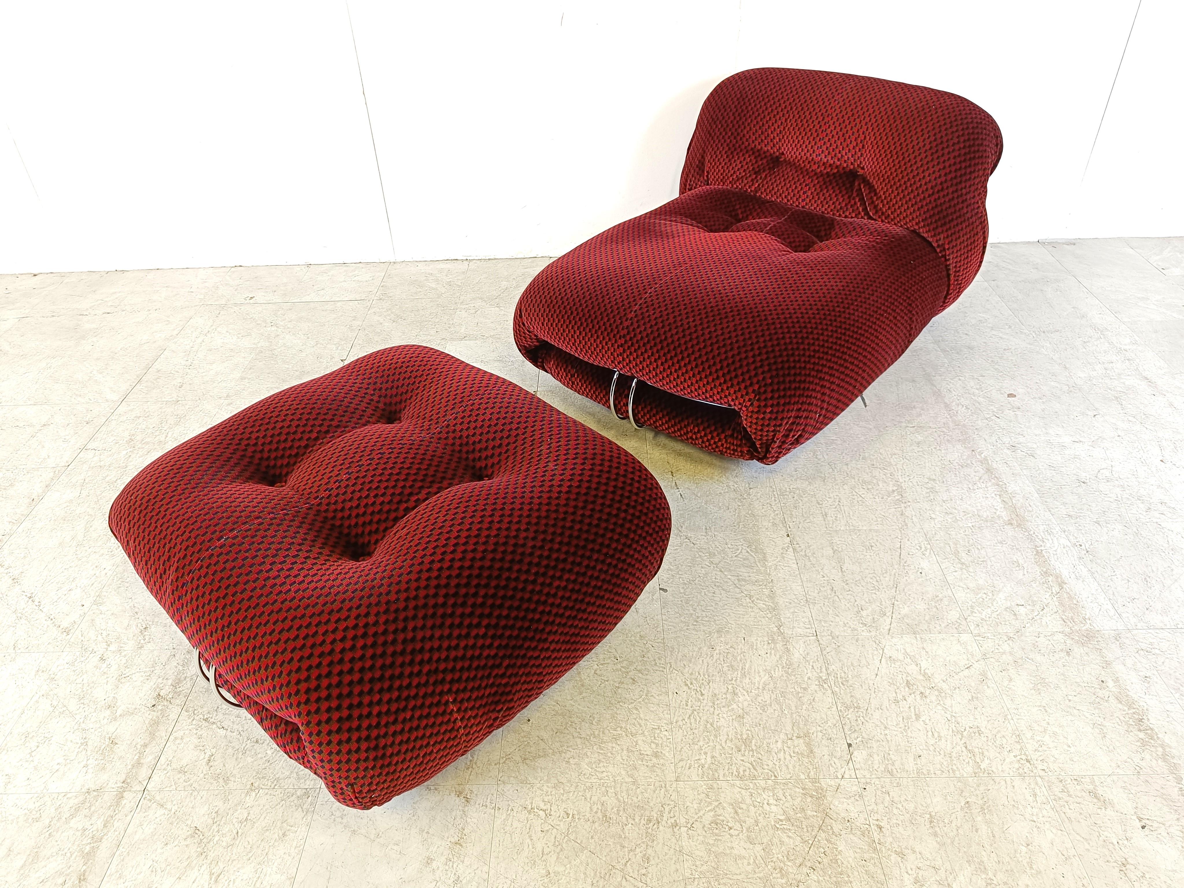 Sehr seltener Soriana Sessel mit Ottomane, entworfen 1969 von Afra & Tobia Scarpa für Cassina.

Die Polsterung aus den siebziger Jahren ist noch intakt.

Wunderschönes und zeitloses Design mit dem richtigen Vintage-Flair.

Sehr komfortabel

Guter