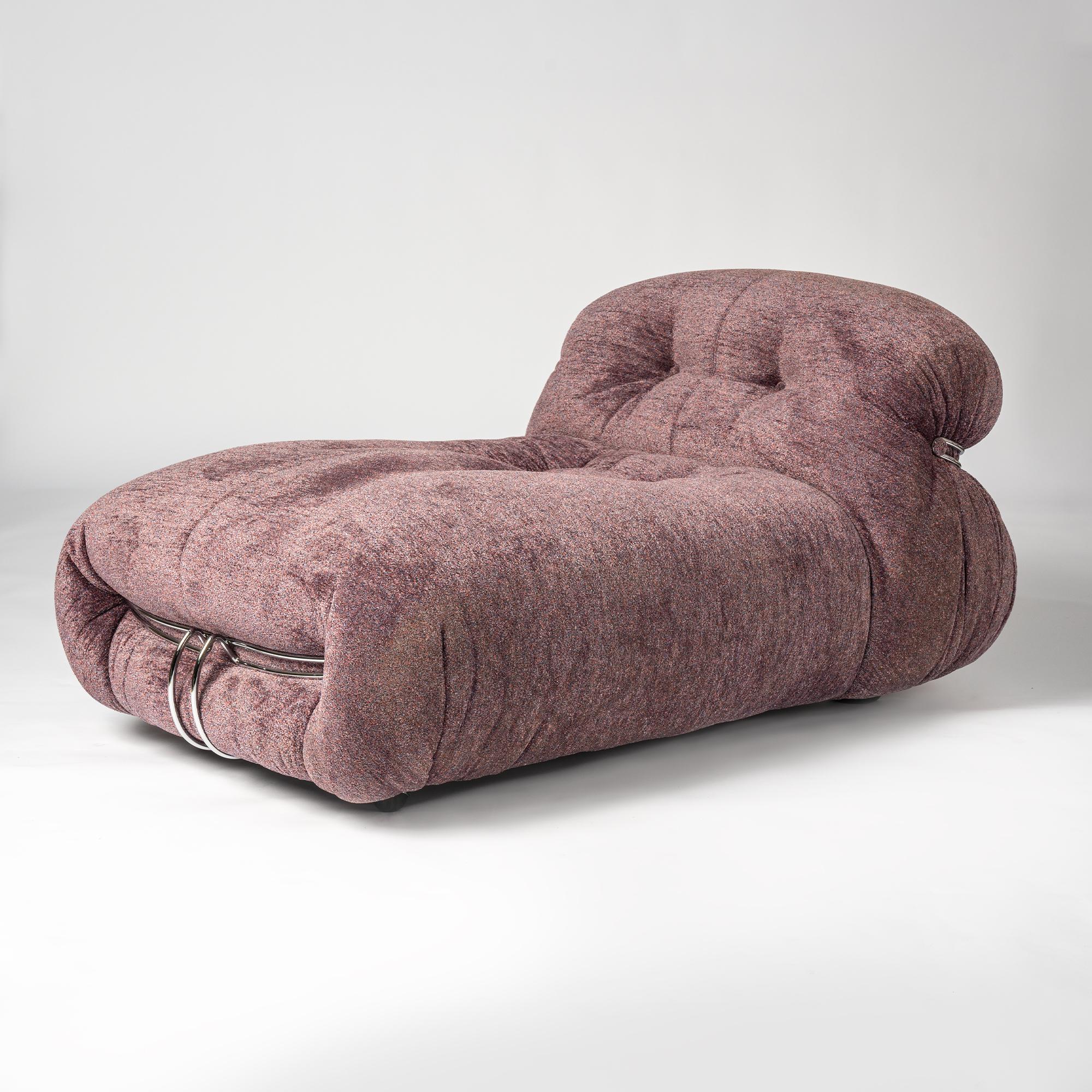 Rare Soriana chaise longue by Afra & Tobia Scarpa for Cassina, Italy, 1969
It's reupholstered in a beautiful plum textured fabric.
The original foam is in very good condition and shows its characteristic round and bulky shape. The concept behind