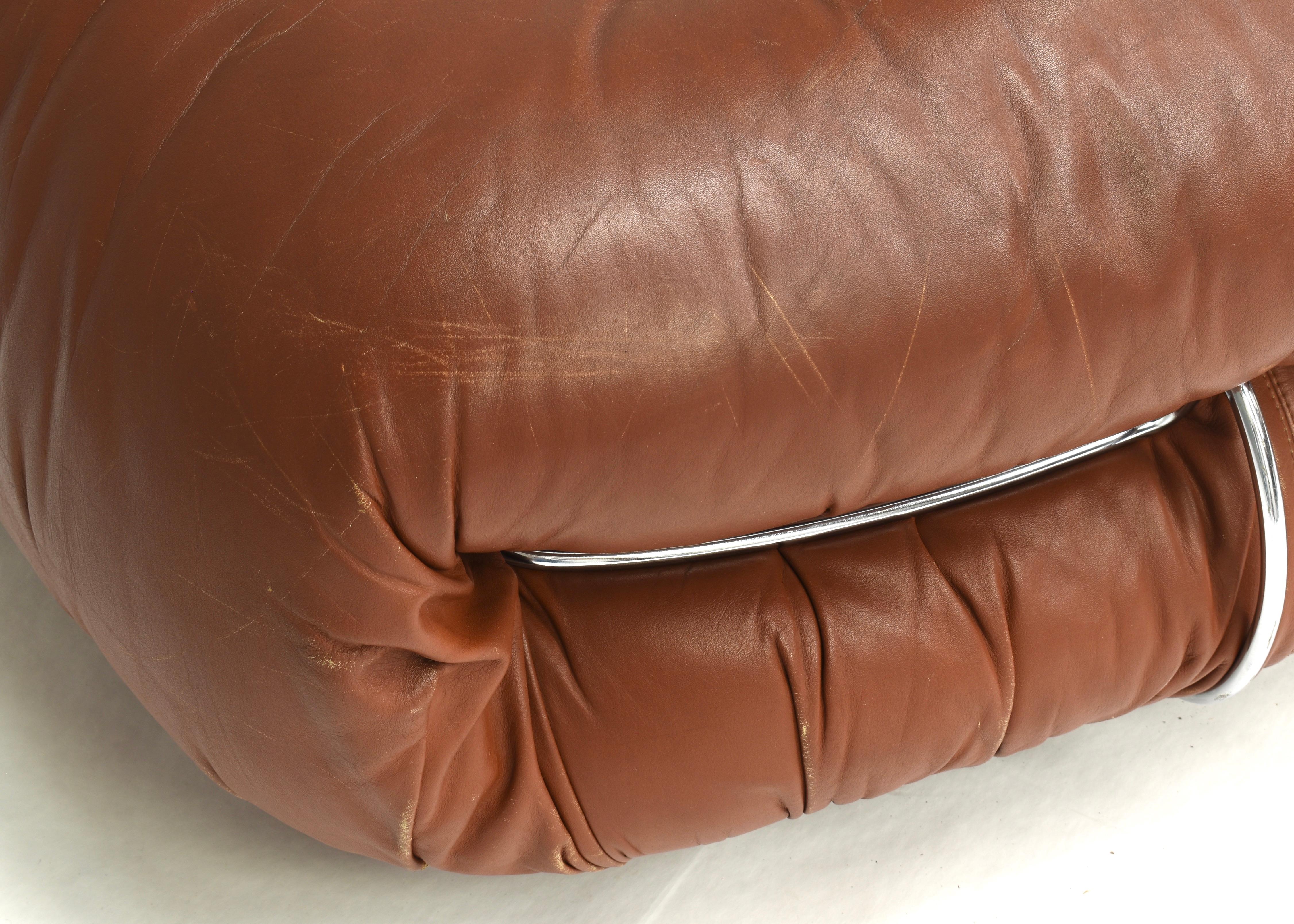 Soriana Pouf in Original Tan Leather by Tobia Scarpa for Cassina, Italy, 1970 For Sale 6