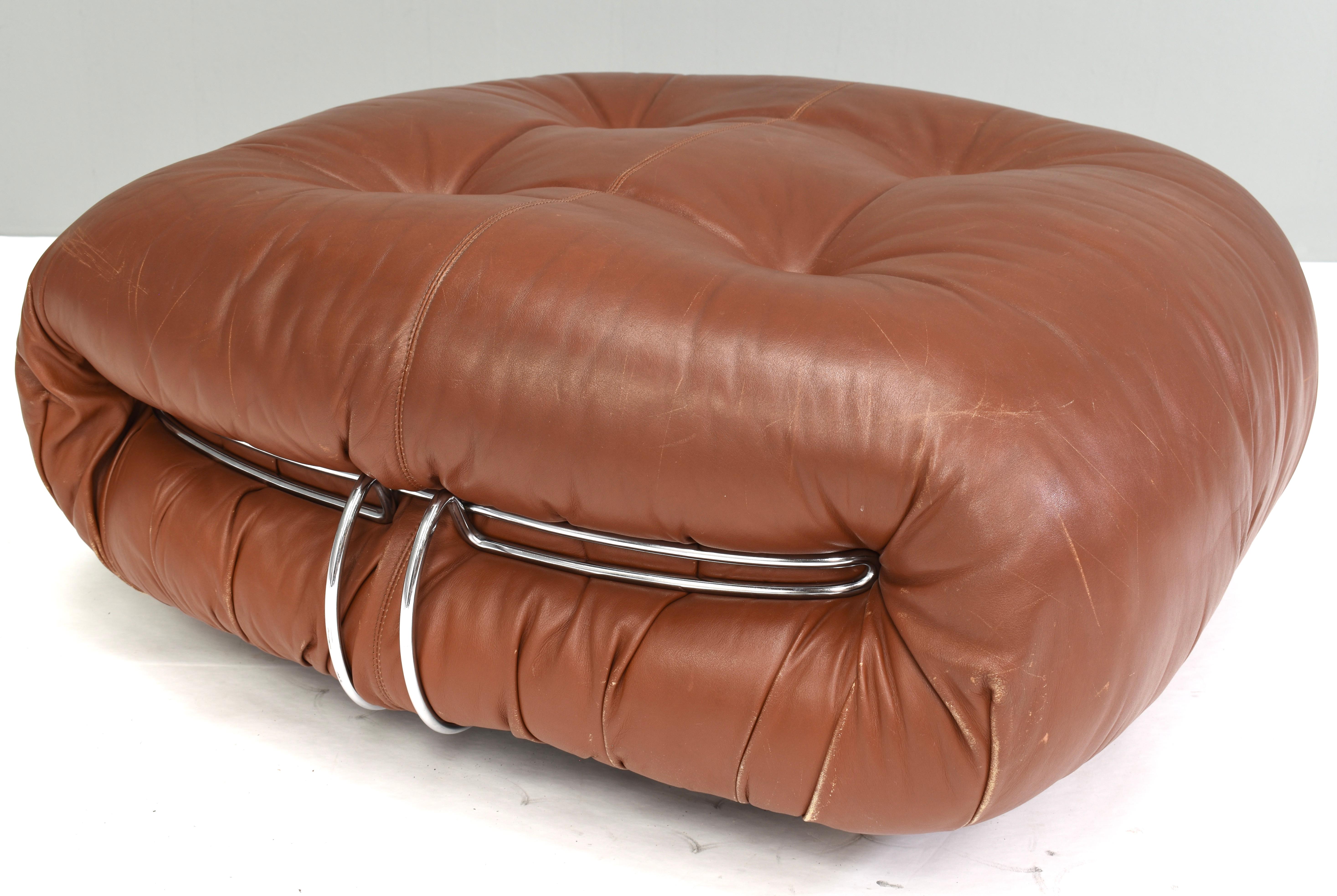 Soriana Pouf in Original Tan Leather by Tobia Scarpa for Cassina, Italy, 1970 In Good Condition For Sale In Pijnacker, Zuid-Holland