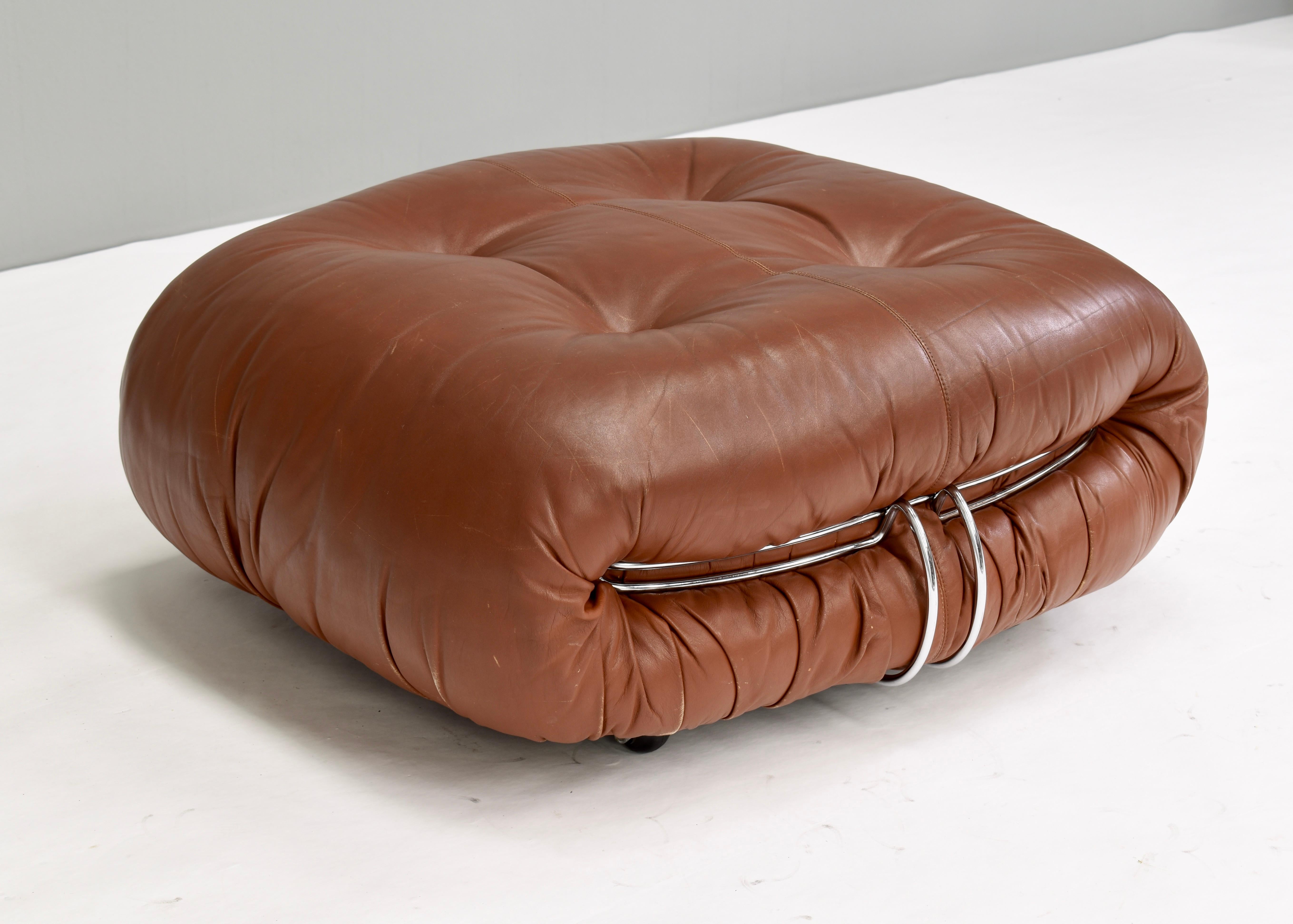 Late 20th Century Soriana Pouf in Original Tan Leather by Tobia Scarpa for Cassina, Italy, 1970 For Sale