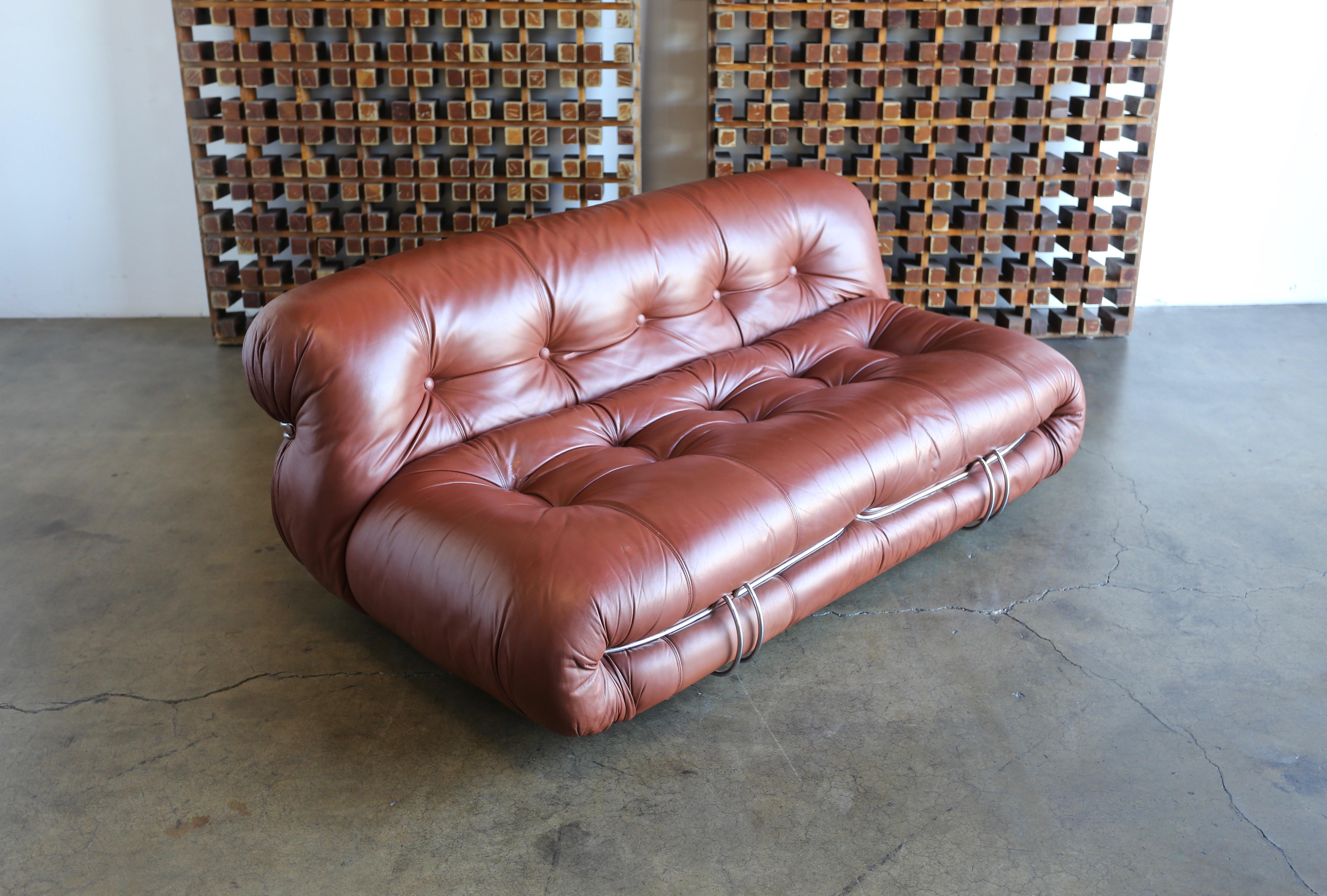 Soriana settee sofa by Afra & Tobia Scarpa for Cassina, circa 1975. Original leather.