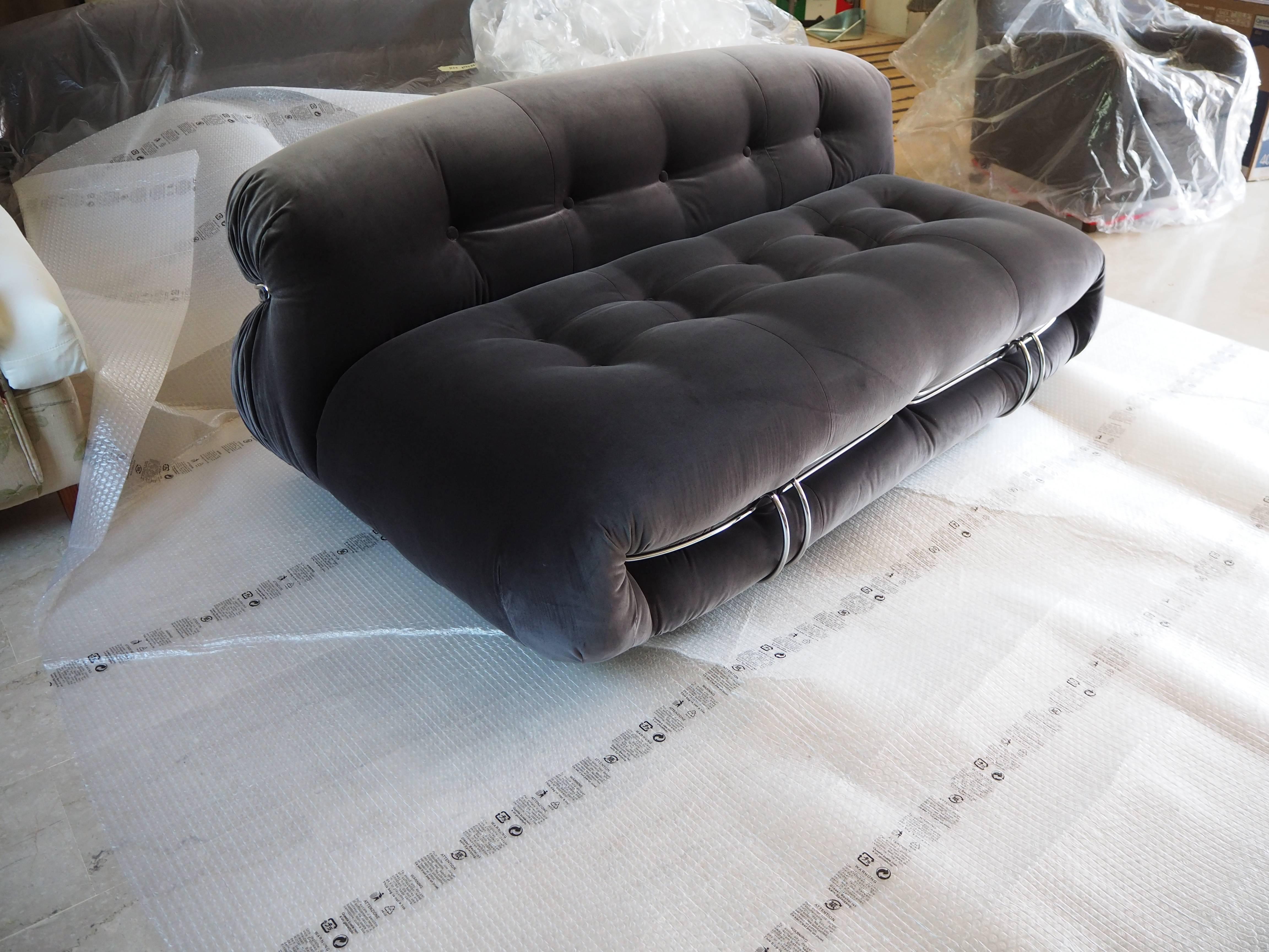 Soriana Sofa by Afra & Tobia Scarpa for Cassina, 1970, New upholstery In Excellent Condition In Jersey City, NJ