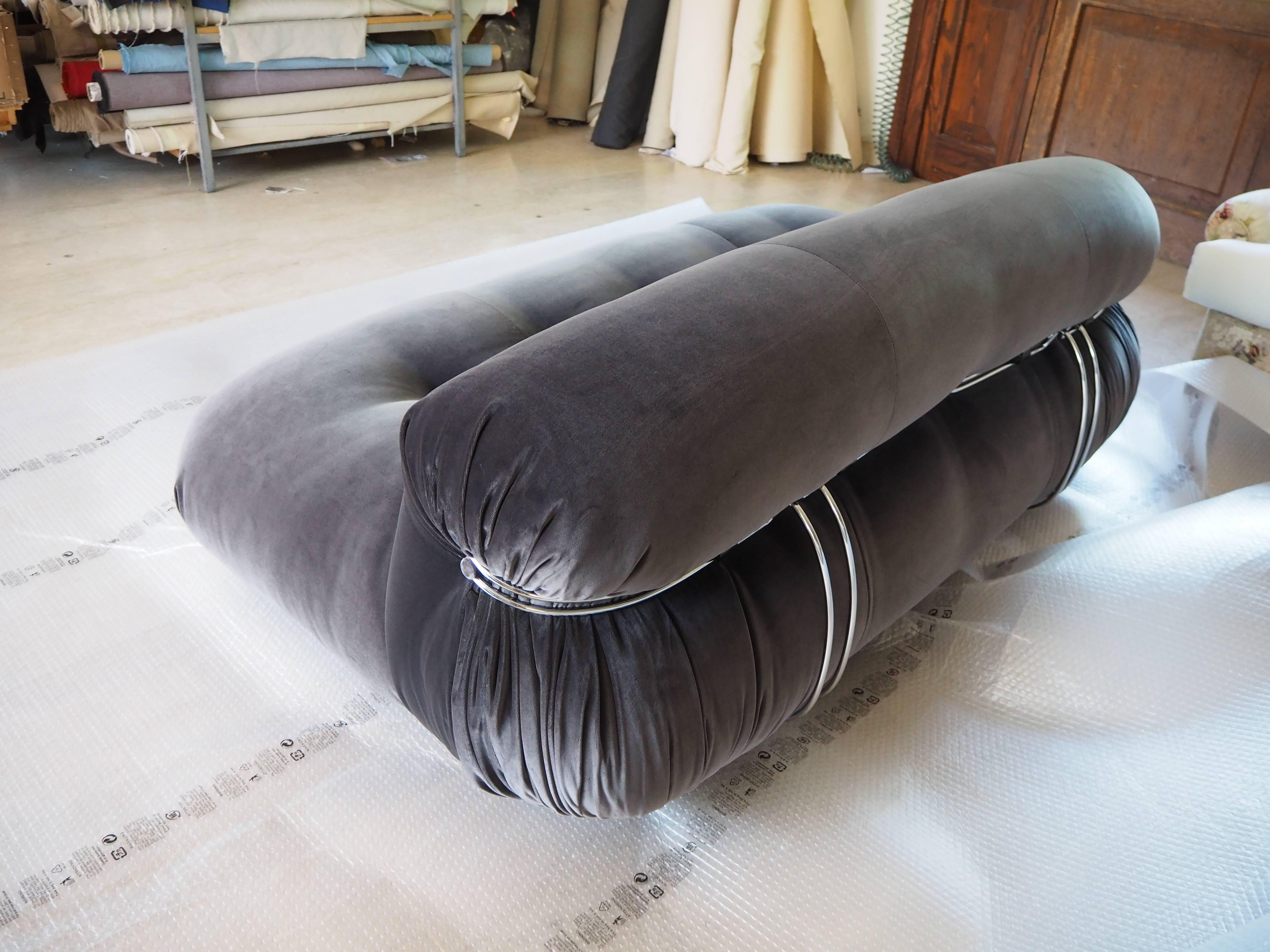 Late 20th Century Soriana Sofa by Afra & Tobia Scarpa for Cassina, 1970, New upholstery