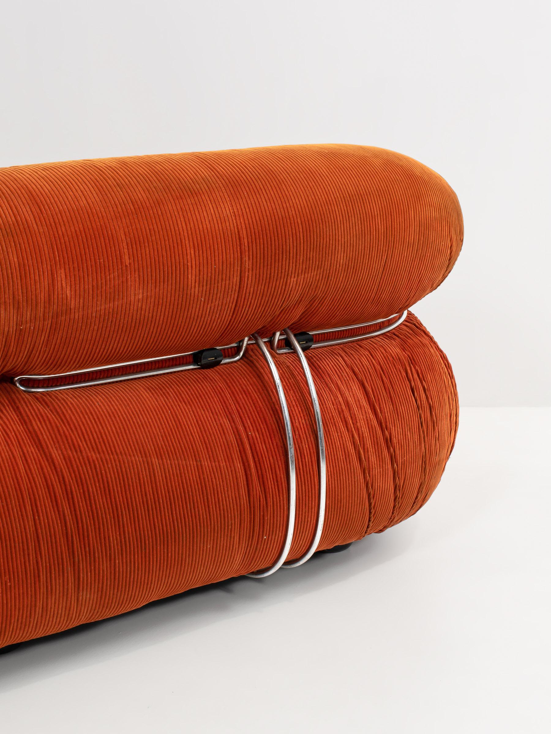 Mid-Century Modern 'Soriana' Sofa by Afra & Tobia Scarpa in Original Corduroy Fabric, 1970s