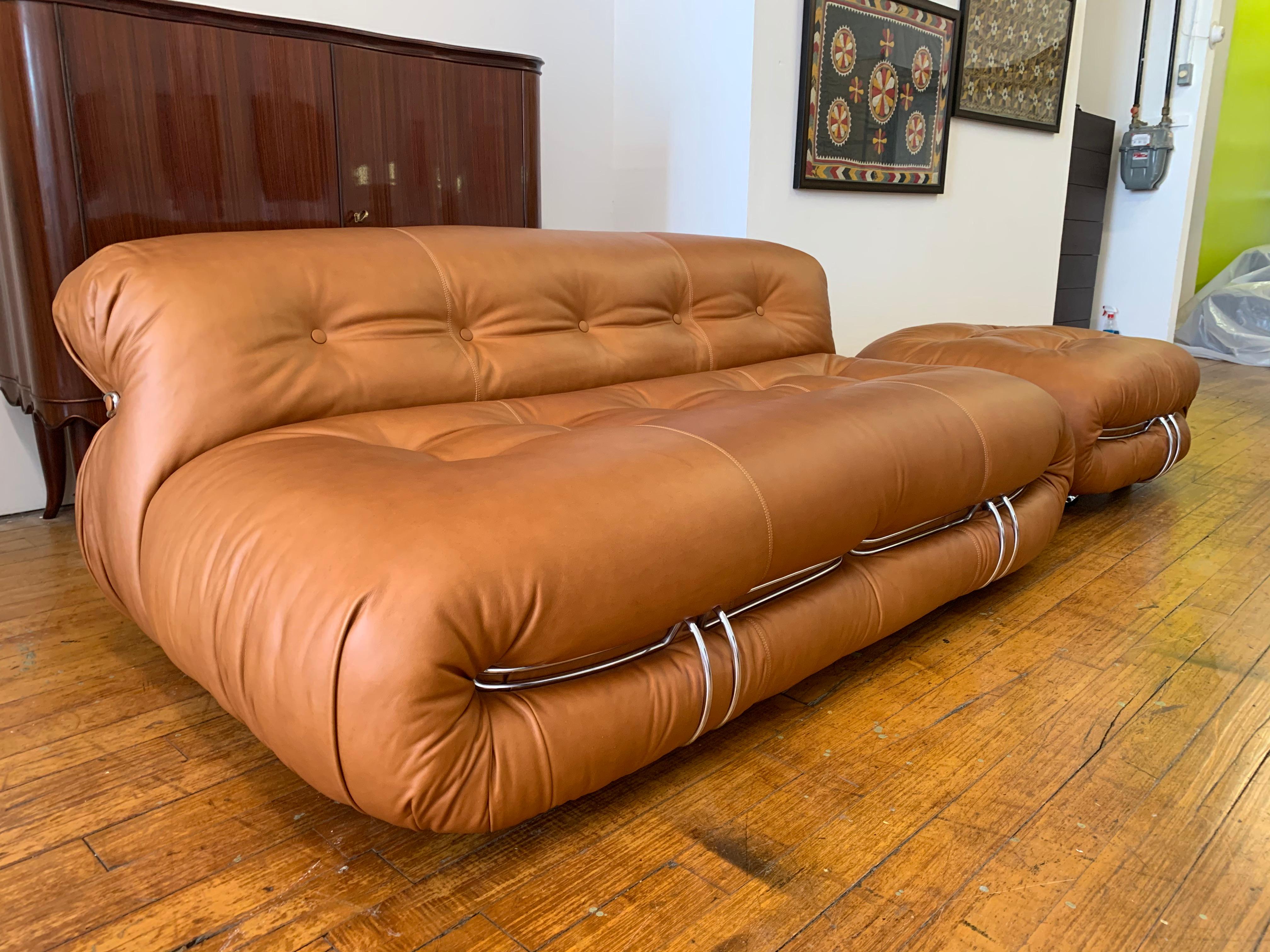 Soriana Sofa design Tobia Scarpa for Cassina 1970s, Medium size Cognac leather  For Sale 3