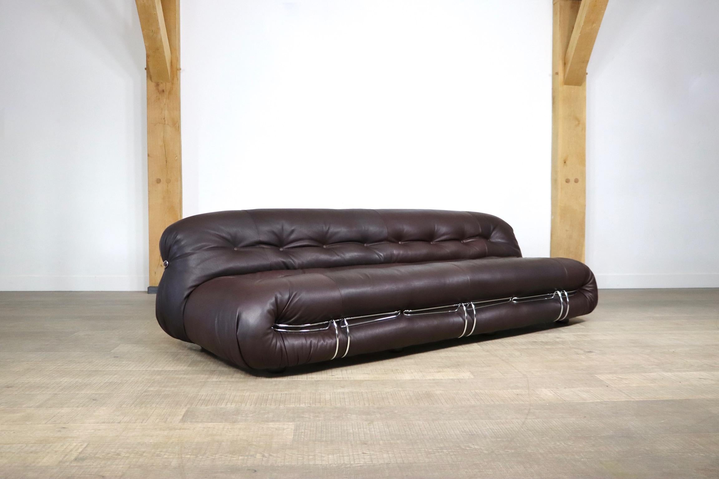 Soriana sofa in brown leather by Afra & Tobia Scarpa for Cassina, 1970s In Good Condition In ABCOUDE, UT