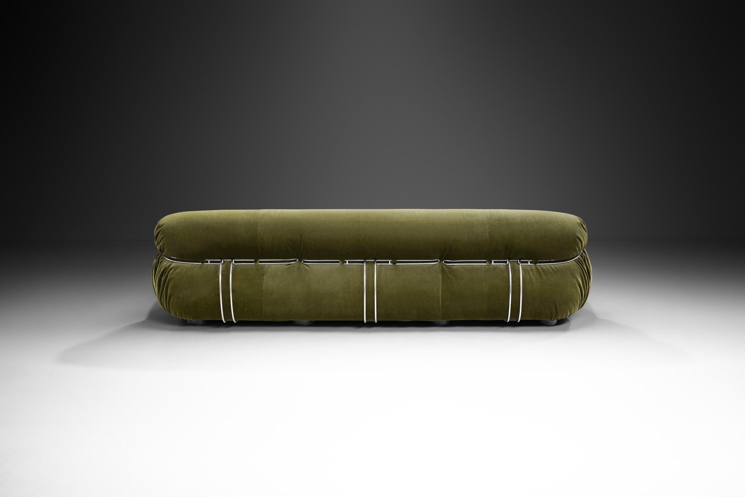 Sofa „Soriana“ aus grünem Samt von Afra und Tobia Scarpa für Cassina, Italien 1969 (Mitte des 20. Jahrhunderts) im Angebot