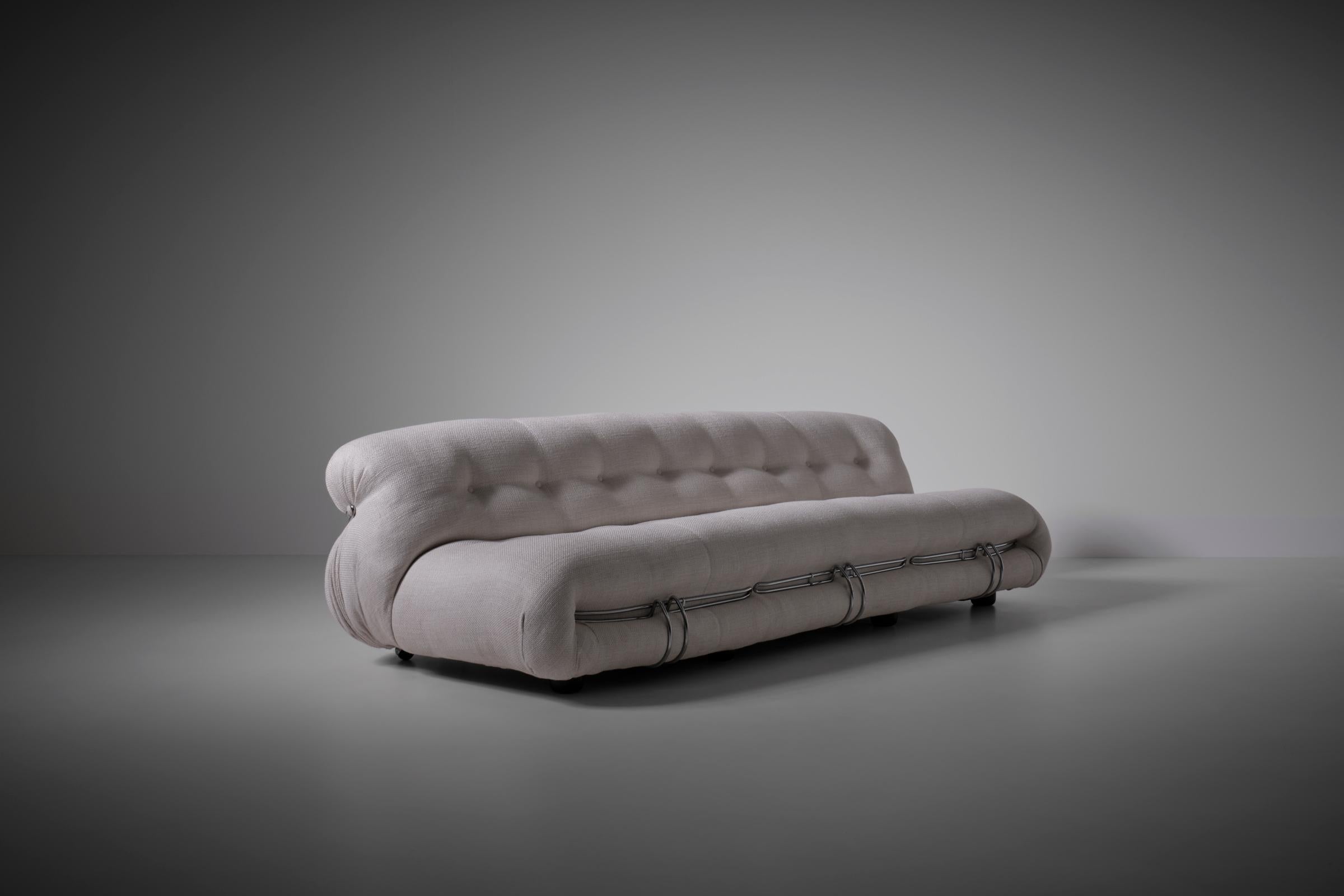 Large three seater Soriana sofa by Afra & Tobia Scarpa for Cassina, Italy 1969. This is the largest sofa from the ‘Soriana’ range. The sofa is reupholstered in a beautiful structured fabric by Dedar, which gives it a very luxurious and residential
