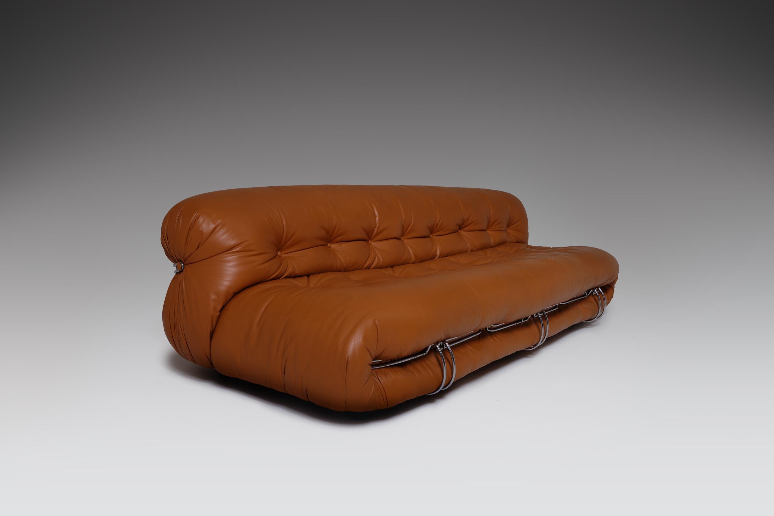 Large three-seat Soriana sofa by Afra & Tobia Scarpa for Cassina, Italy, 1969. This is the largest sofa from the 'Soriana' series. The sofa still has it’s original cognac leather upholstery which is giving it a rich warm appearance. The original