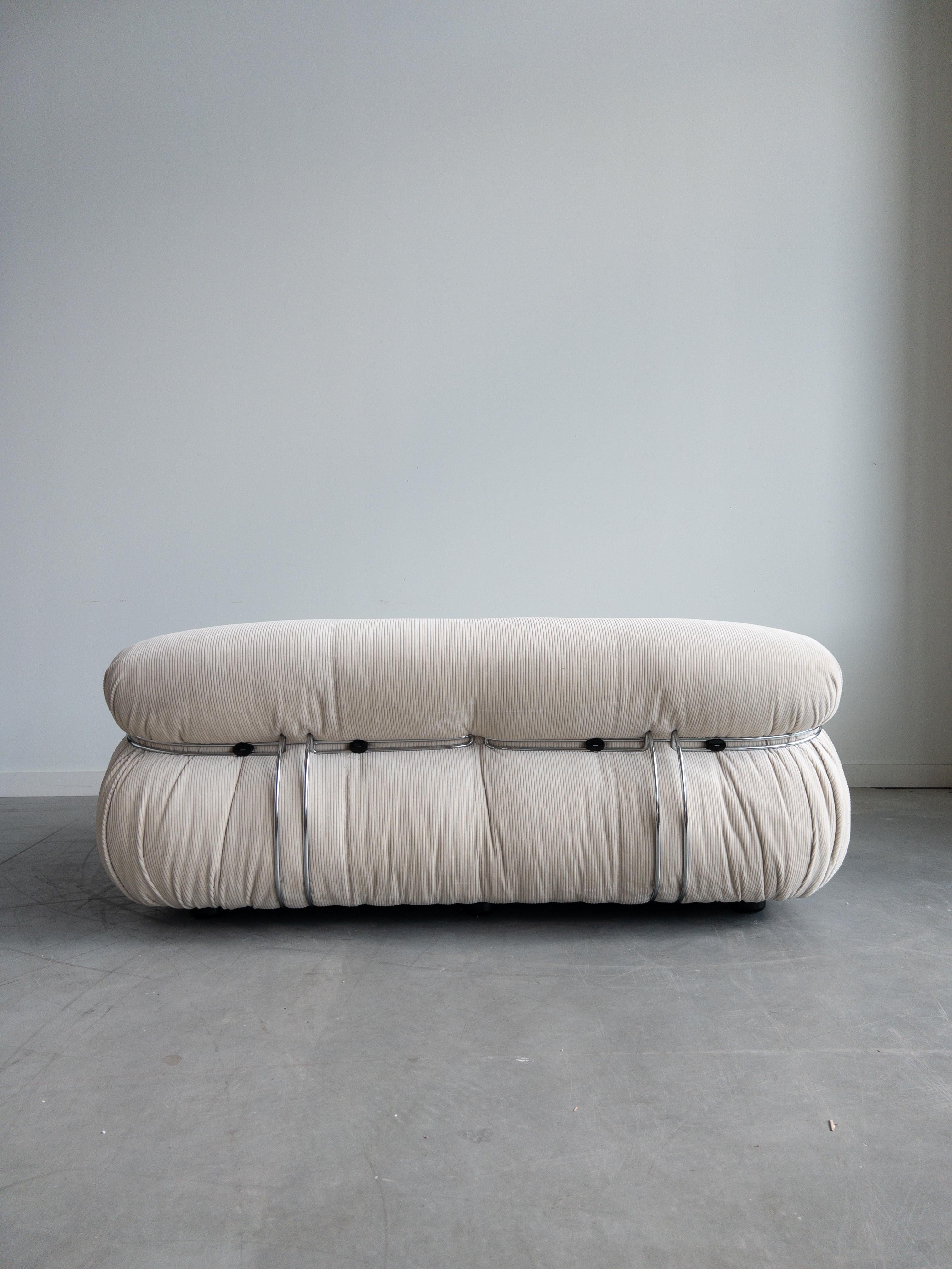 Acier Canapé deux places Soriana d'Afra & Tobia Scarpa pour Cassina, velours côtelé crème en vente