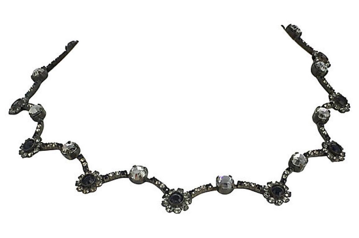 Sorrelli Black and White Rhinestone Floral Flower Garland Necklace In Good Condition For Sale In Miami Beach, FL