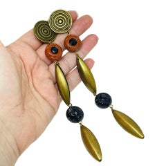 SORRELLI signed vintage gold tone glass beads long designer clip on earrings