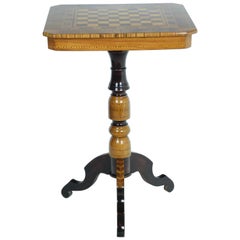 Sorrentino Table Late 19th Century in Walnut and Fruit Wood with Chessboard