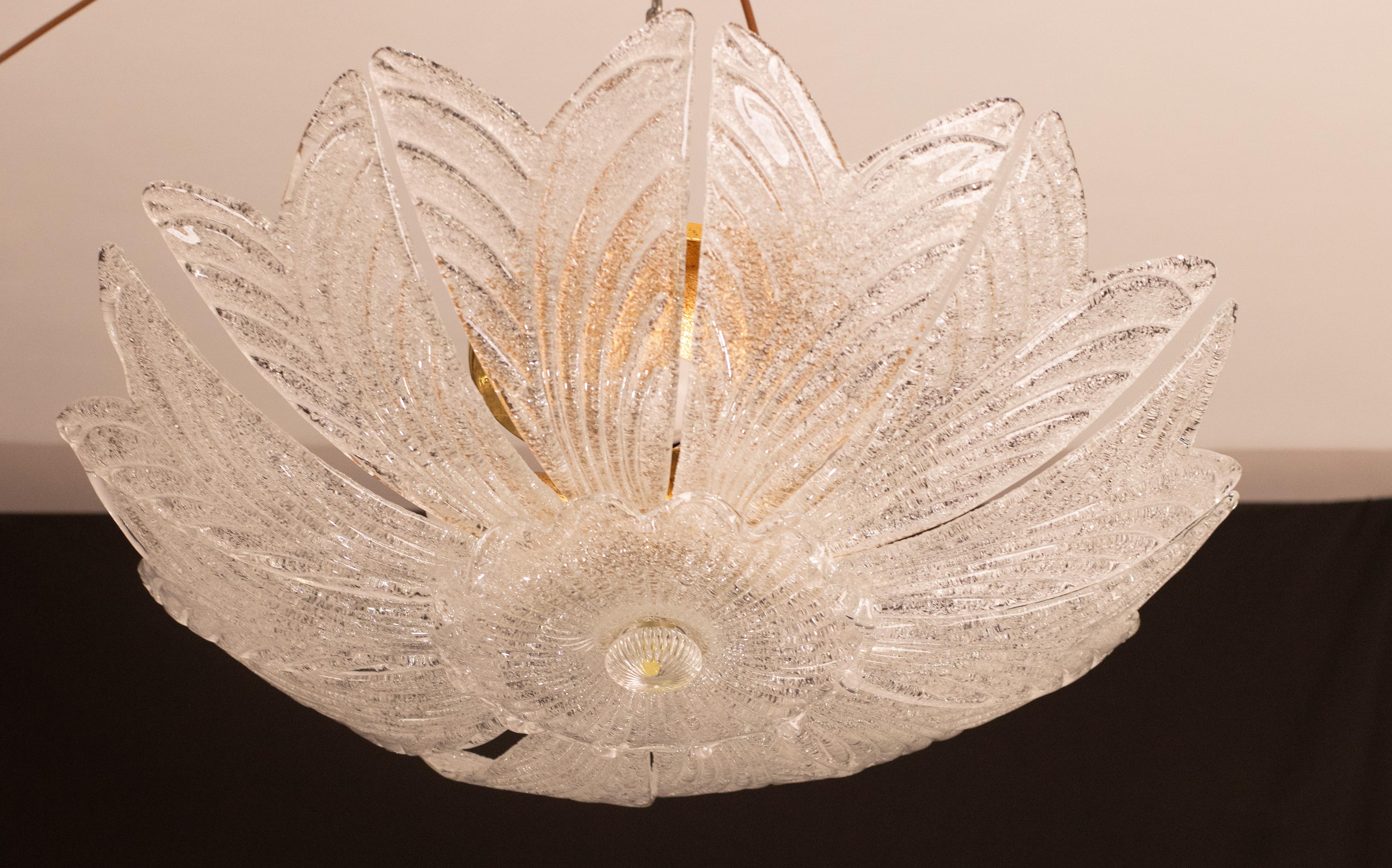Gorgeous set consisting of 2 ceiling lamps and 4 wall lamps in Murano glass, all with the same glass.

Set 2 ceiling lamps:

Wonderful set of 2 Murano glass ceiling lamps.

Period: circa 1970.

Ceiling lamp measures 35 cm high, diameter measures 75