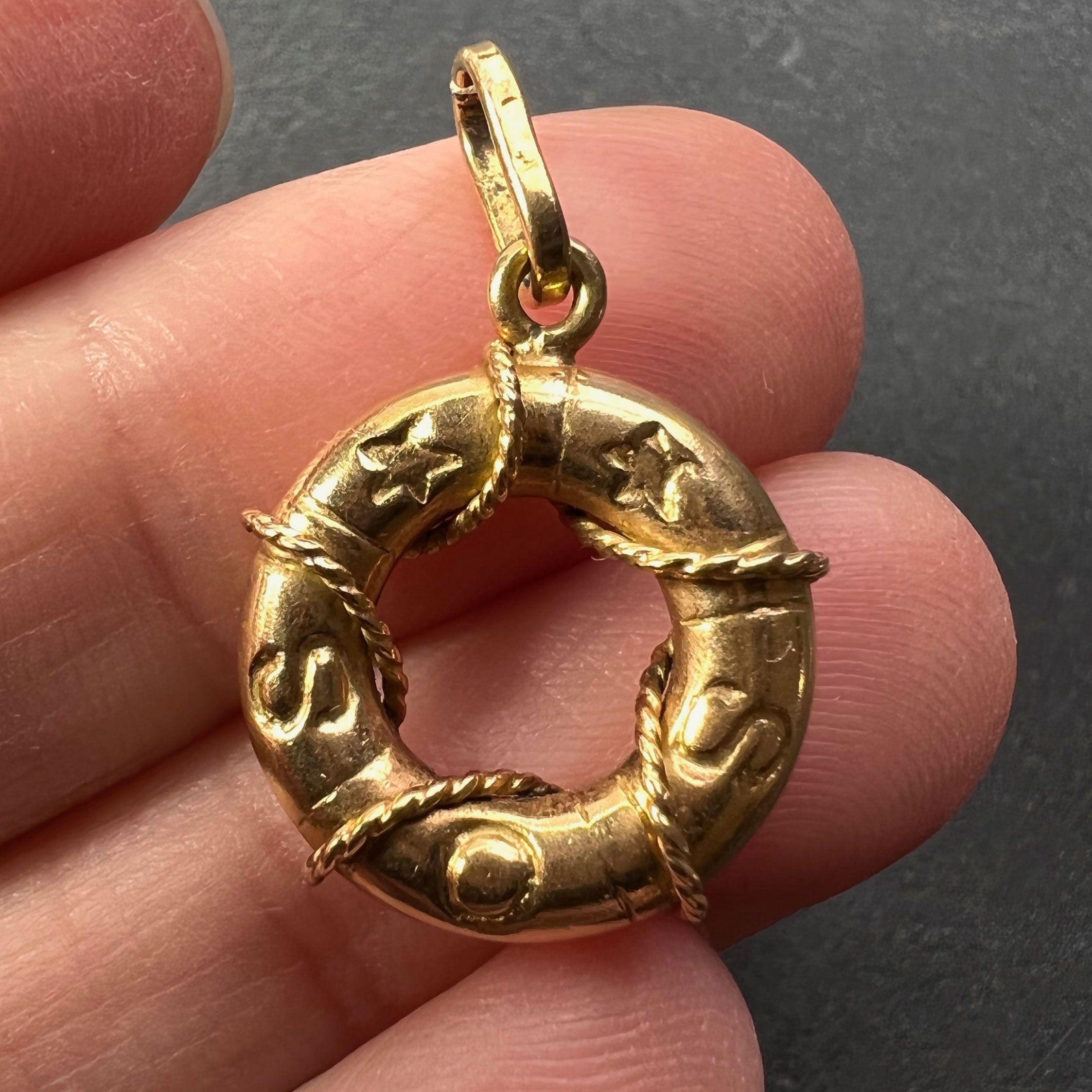 Pendentif breloque SOS Life Preserver en or jaune 18 carats avec pendentif Pour femmes en vente