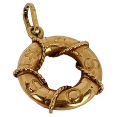 Pendentif breloque SOS Life Preserver en or jaune 18 carats avec pendentif