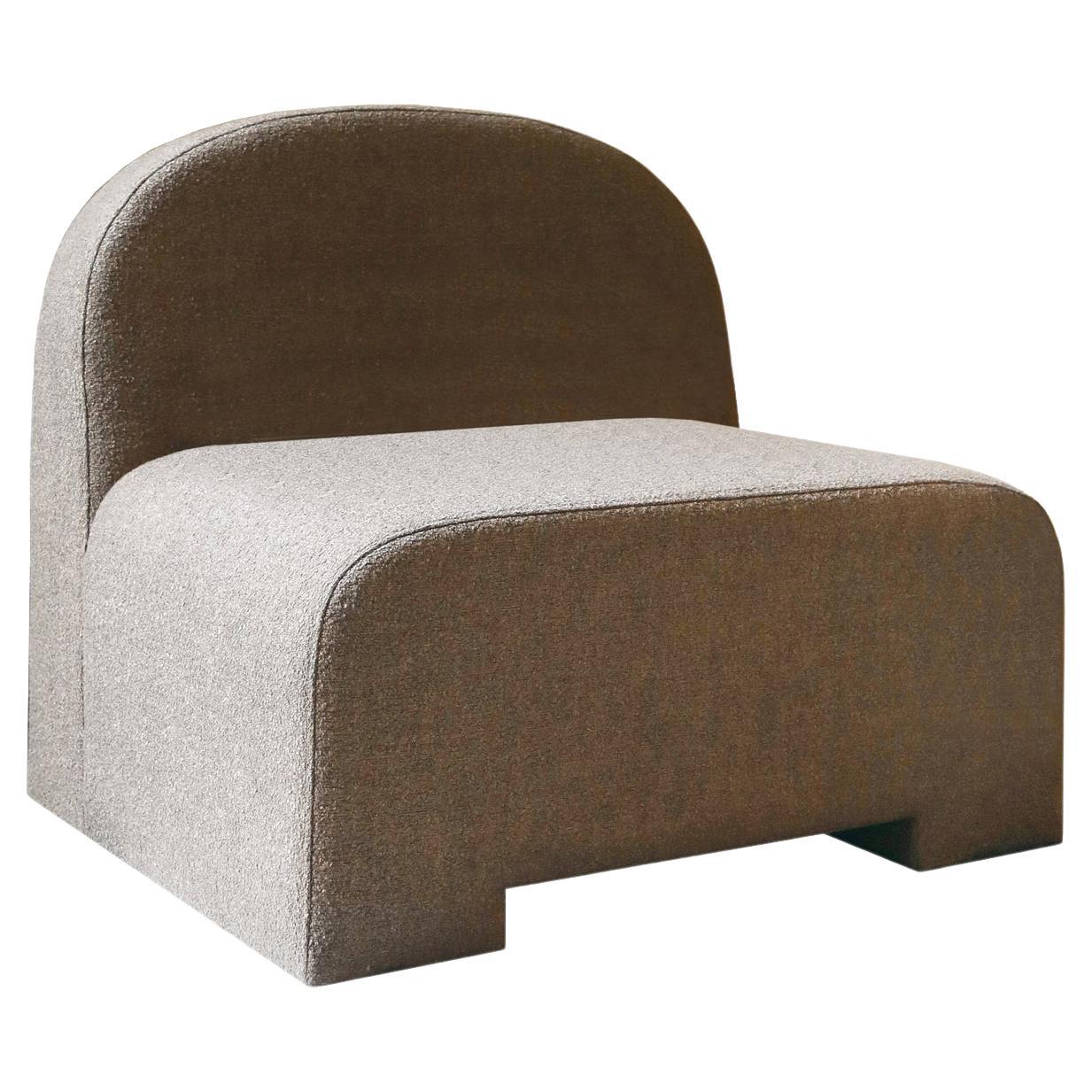 5-6 week production time
With its monolithic structure and its perfect integration with the floor it is on, the Sosa armchair offers an image that is different from the usual form and appearance that includes your sitting and waiting areas. It can