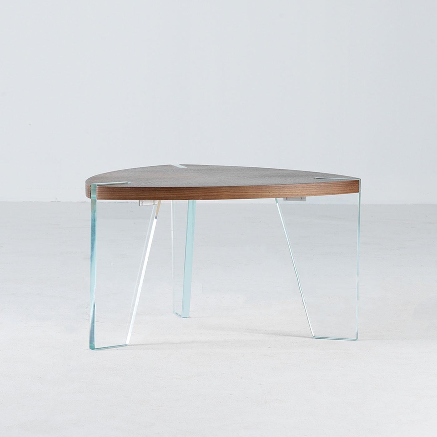 Moderne Table basse Sospeso en bois massif, finition naturelle en noyer, contemporaine en vente