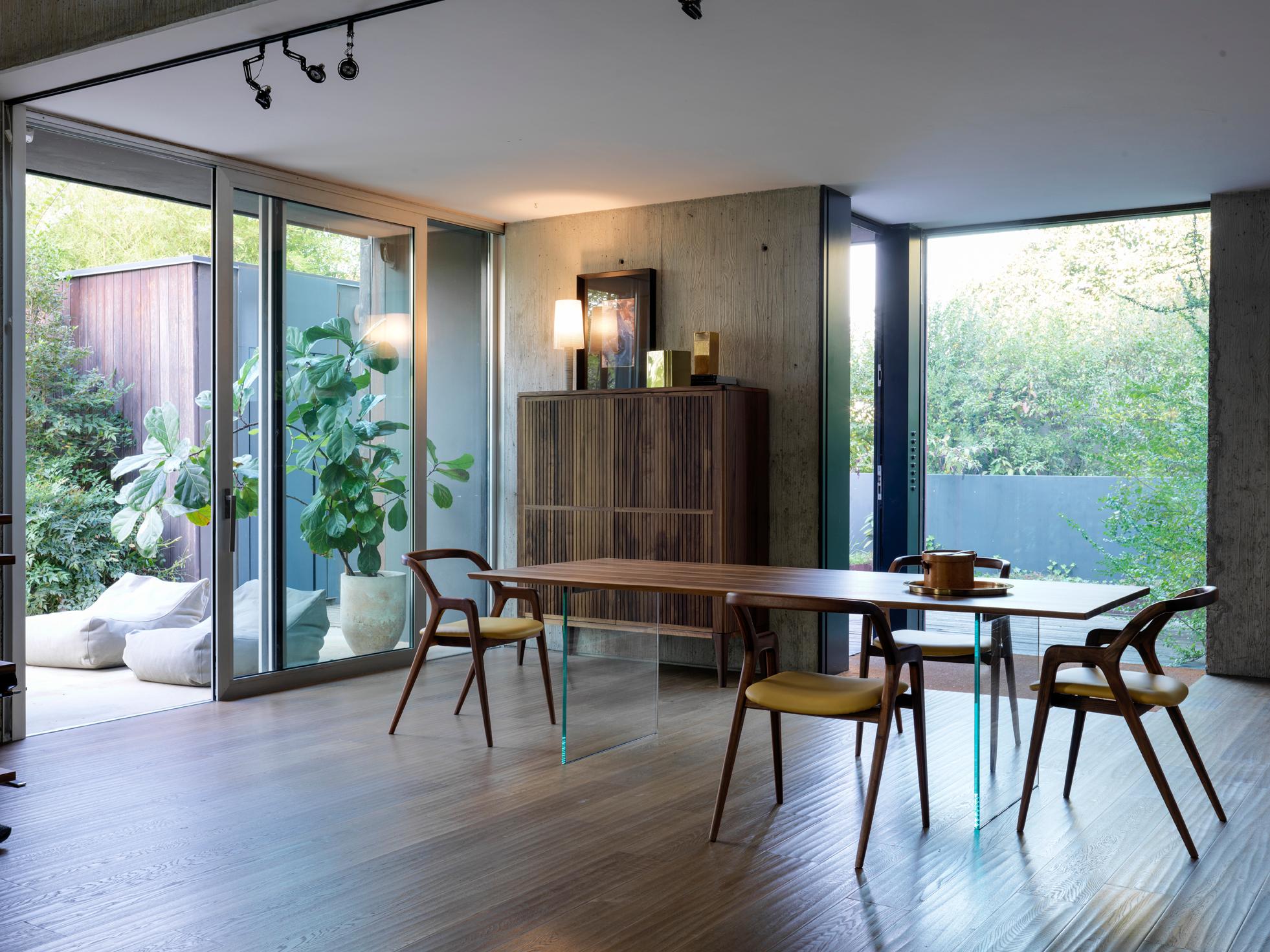 Postmoderno Tavolo Sospeso di Dale Italia in vendita