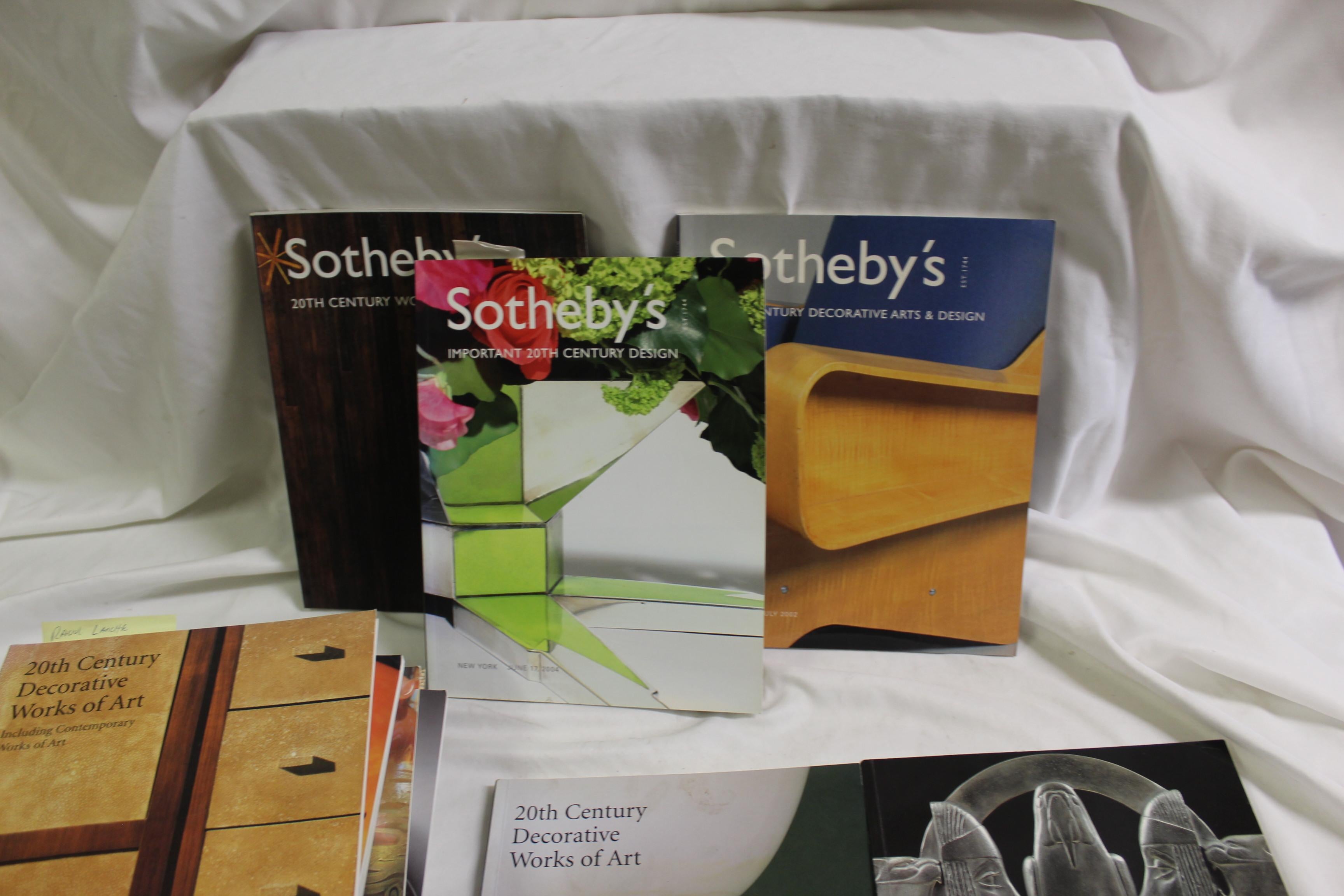 Américain Catalogue de vente aux enchères de Sotheby's  , œuvres d'art décoratives, art déco  15 en vente