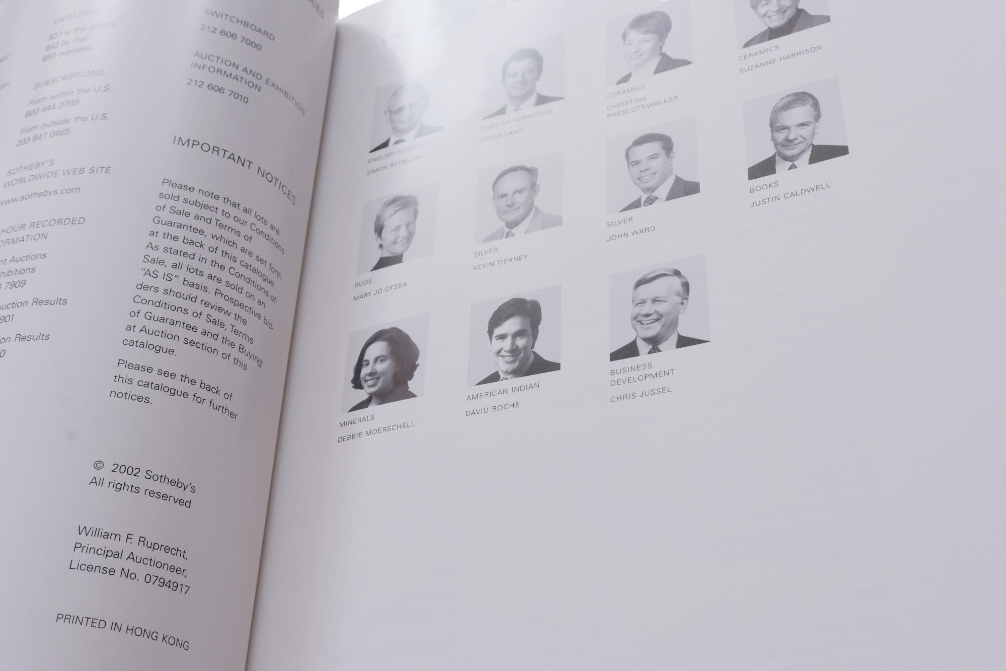 Catalogues de vente aux enchères de Sotheby's, biens provenant de la succession d'Esmond Bradley Martin et montres extraordinaires. De la vente aux enchères à New York les 22 et 30 octobre 2002. Couvertures rigides, 241 et 185 pages.