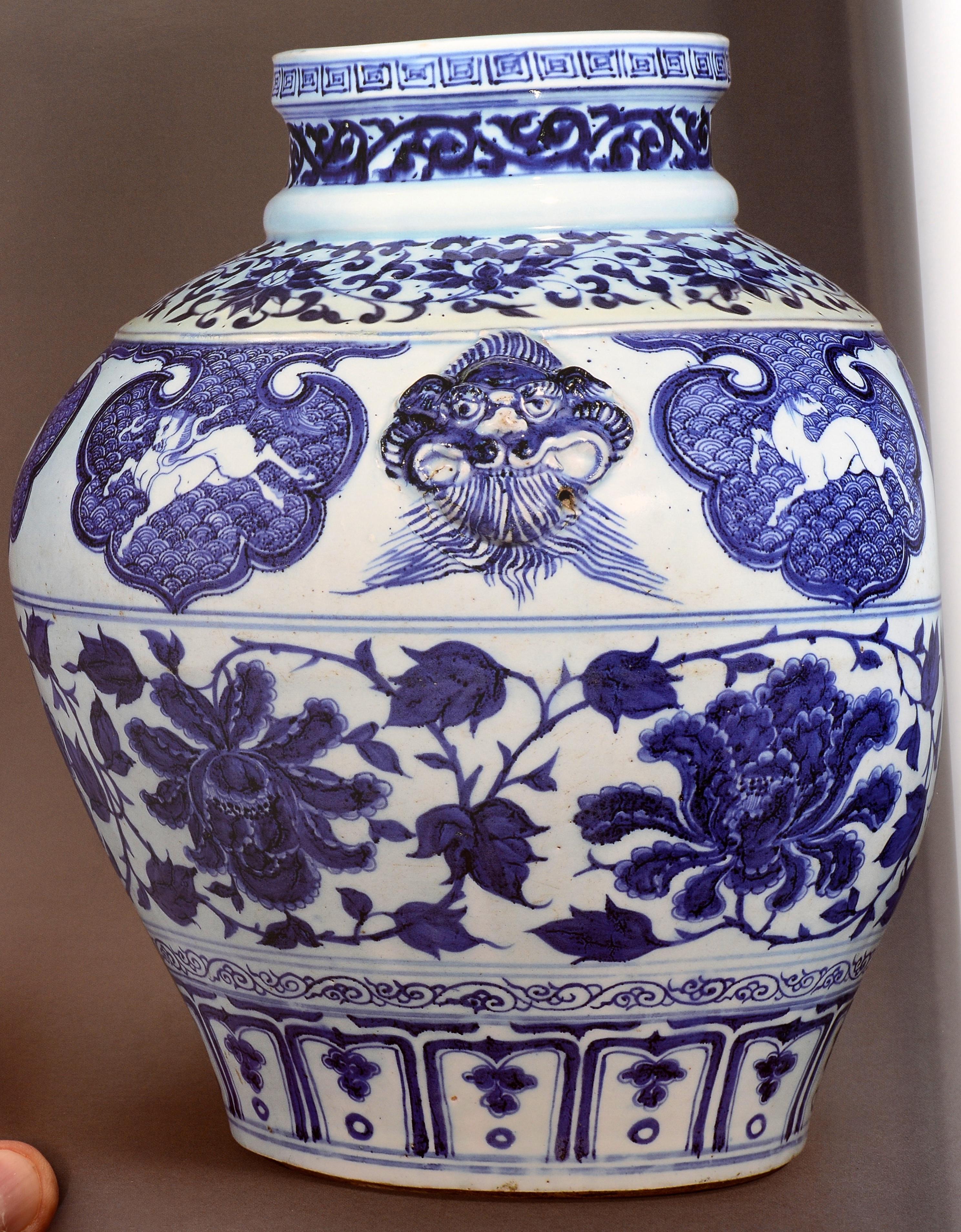 Sotheby's Hong Kong Important Private Collection Chinese Ceramics Oct. 2019 In Excellent Condition For Sale In valatie, NY