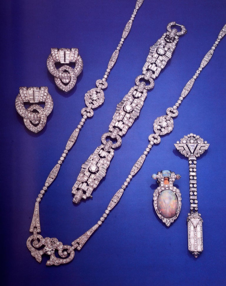 Sotheby's Magnificent Jewelry New York October 23 and 24, 1991 For Sale