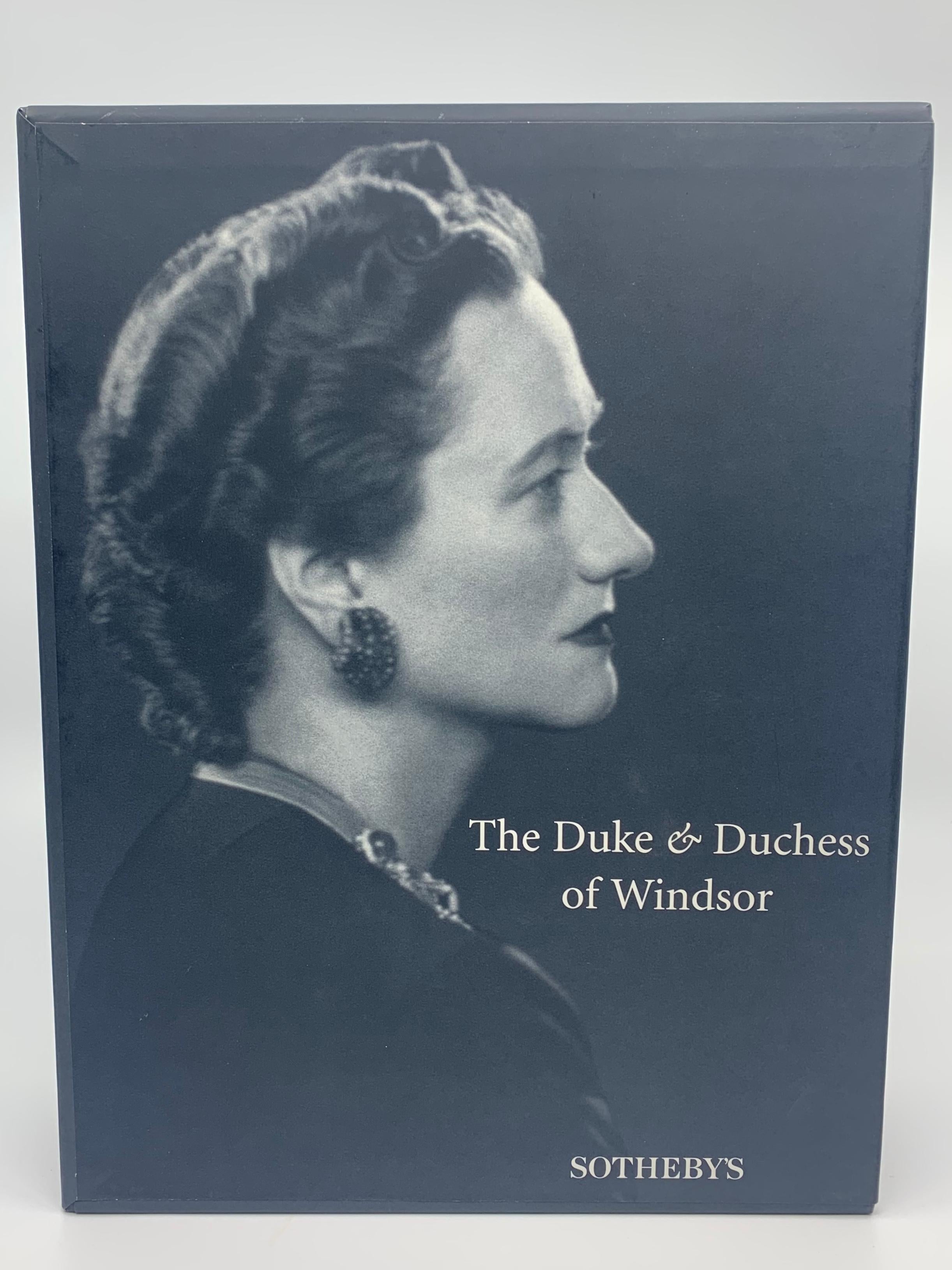 Papier Catalogues de livres Sotheby's « The Duke and Duchess of Windsor Auction » (Le duc et la duchesse de Windsor) en vente