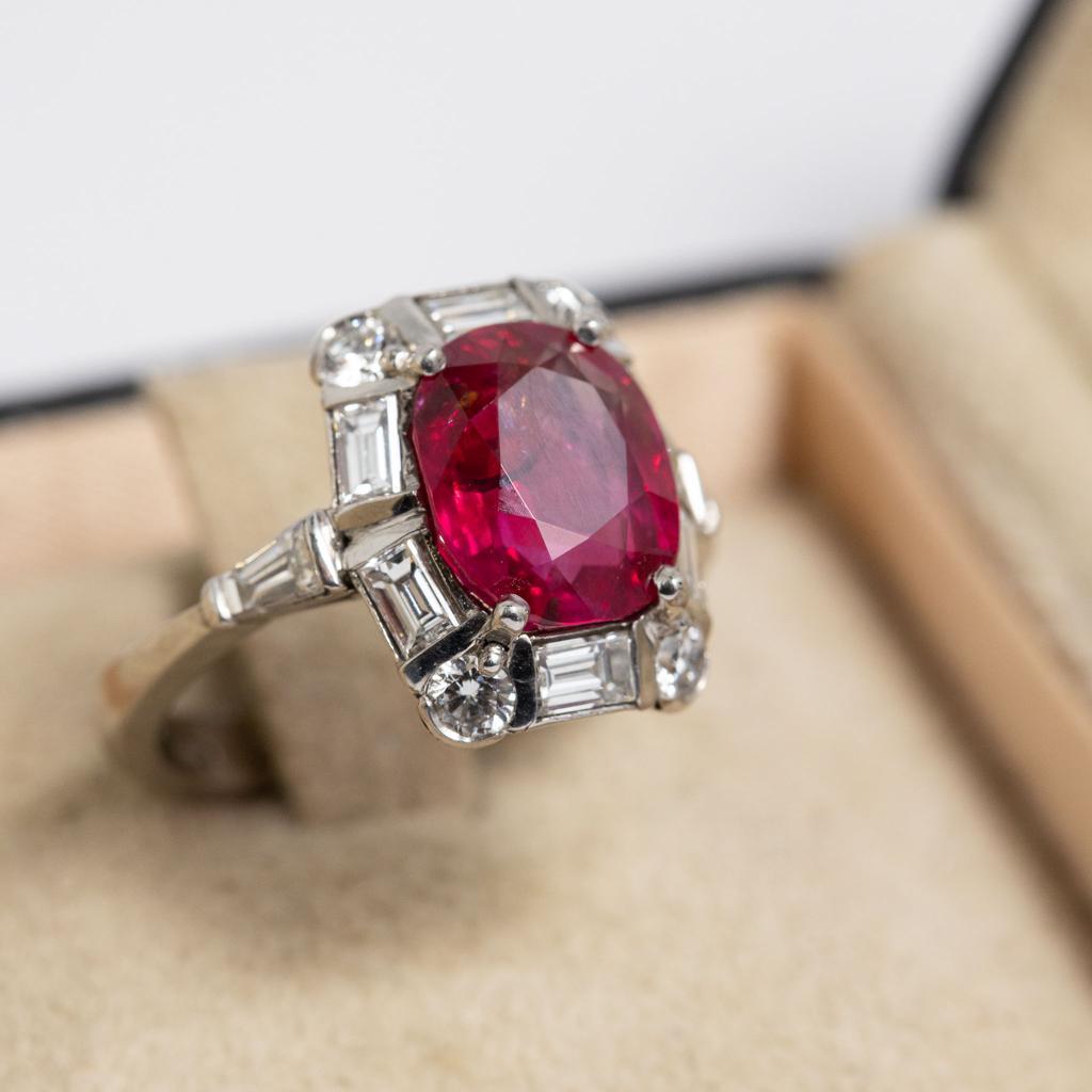 Platinum ring signed by Sotirio Bulgari with 2,20 ct. of multi-cut diamonds (ca.) and 4,67 ct. of oval ruby.
The ruby is Burma with no indication of heating ( Gubelin report n. 21020131 )
The ring is 1910 ca. and comes with the original box.
Ring