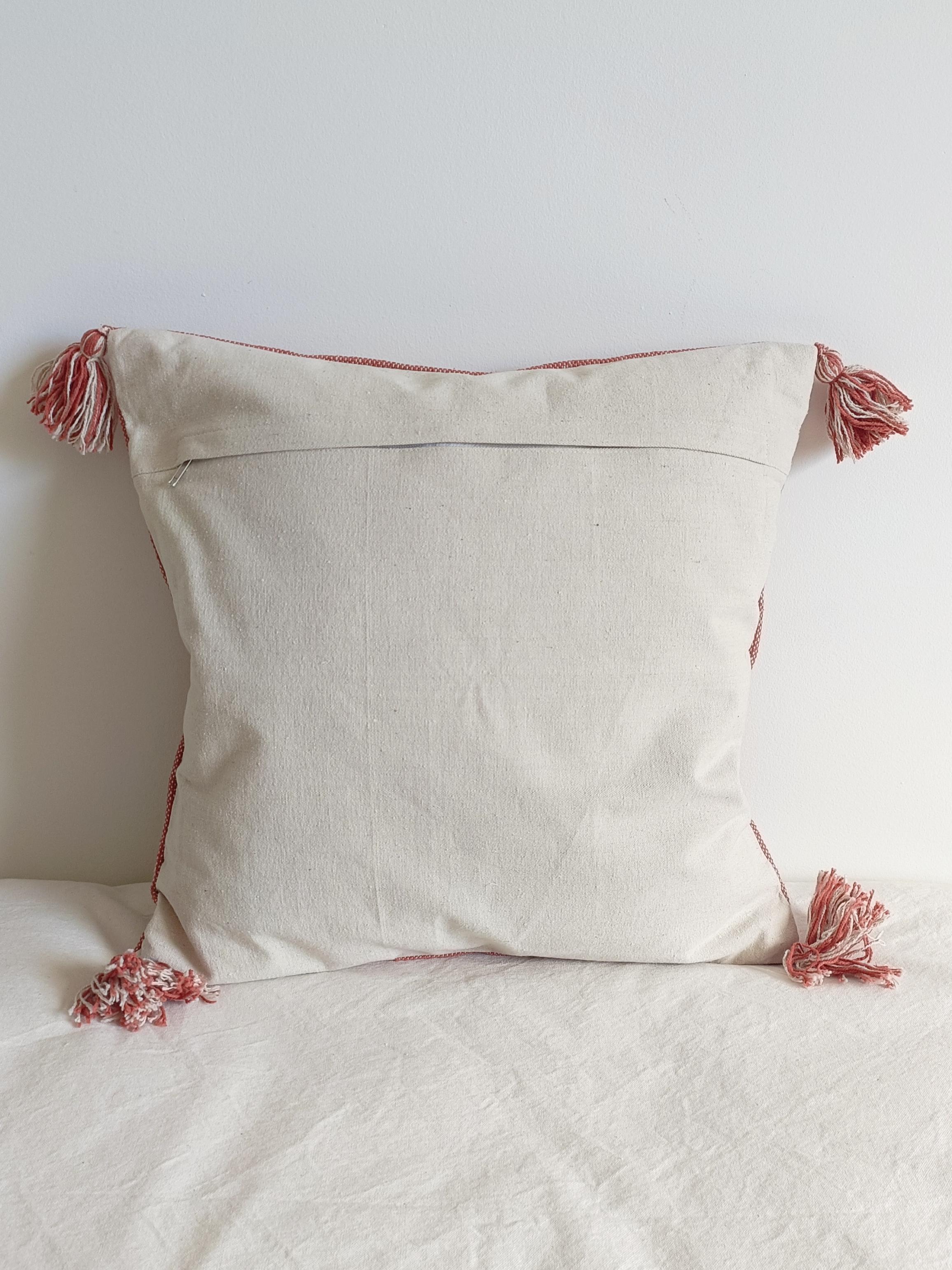 Coussin en lin marocain tissé à la main rose et crème de style Sotogrande en vente 7