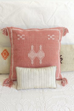 Marokkanisches Leinenkissen im Sotogrande-Stil in Rosa und Creme, handgefertigt
