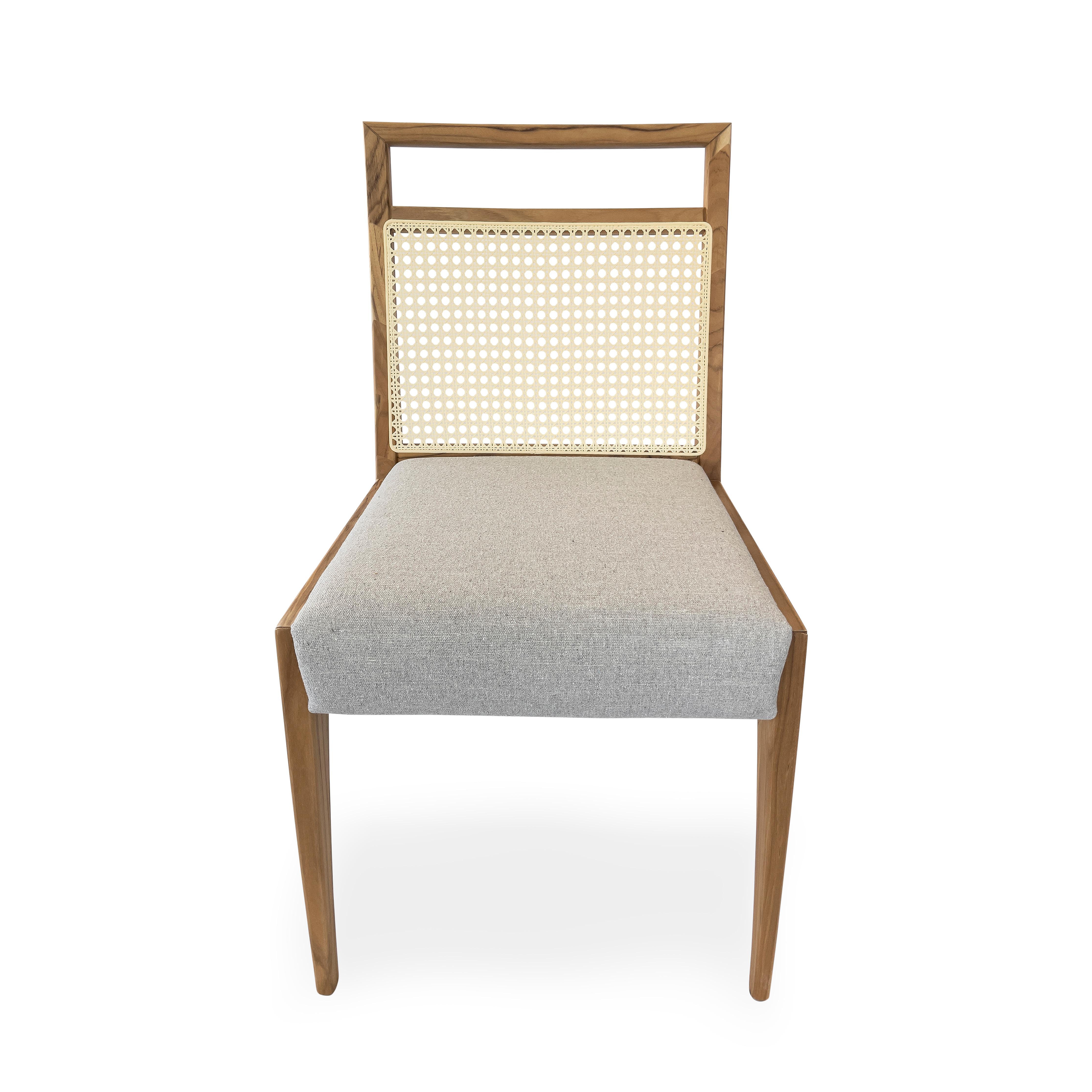 Sillas de Comedor de Madera de Teca con Respaldo de Caña y Tela Gris Claro, Diseño Sotto, Pareja Moderno en venta
