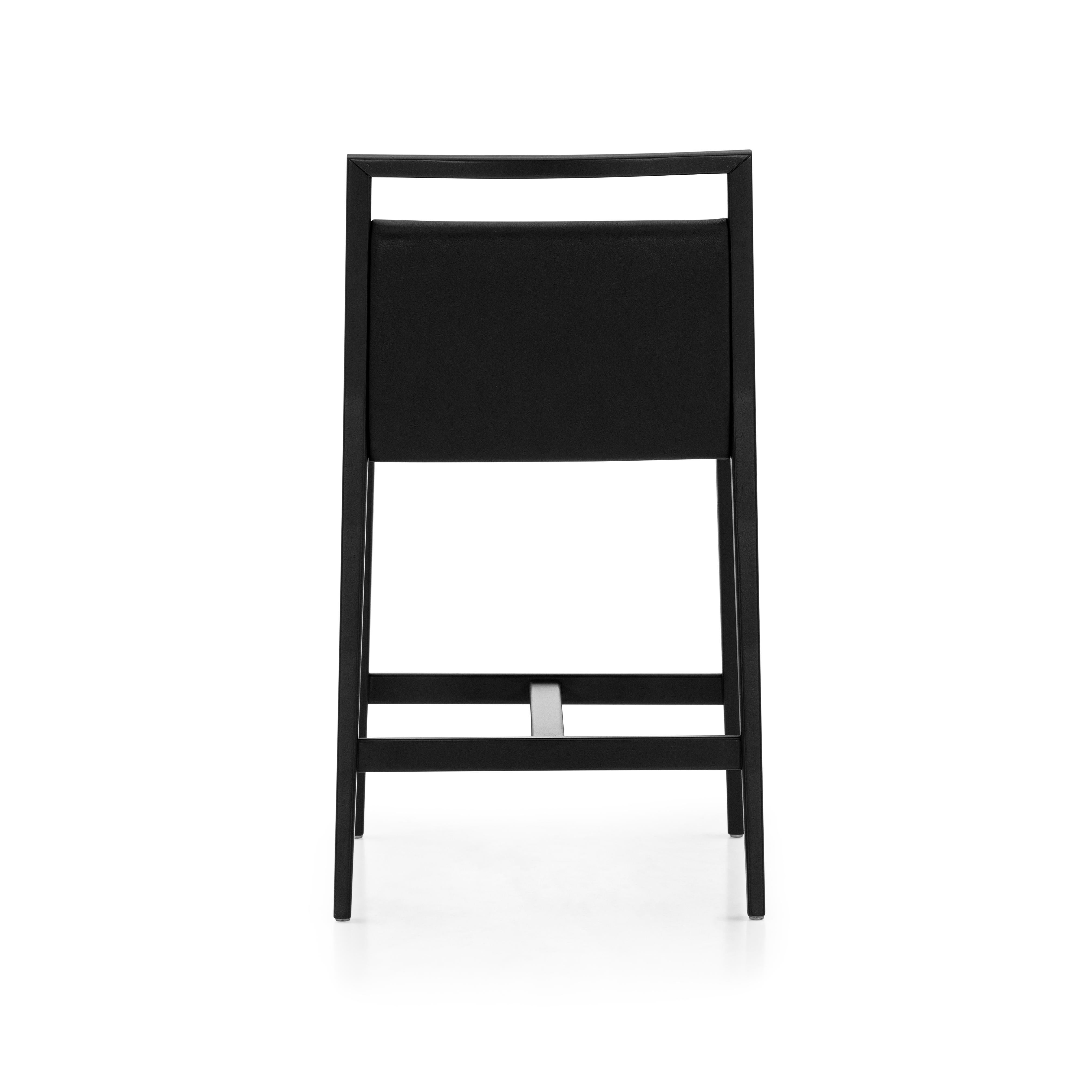 Black Matte Counter Height Stool with Black Faux Leather - Sotto Line (Moderne) im Angebot