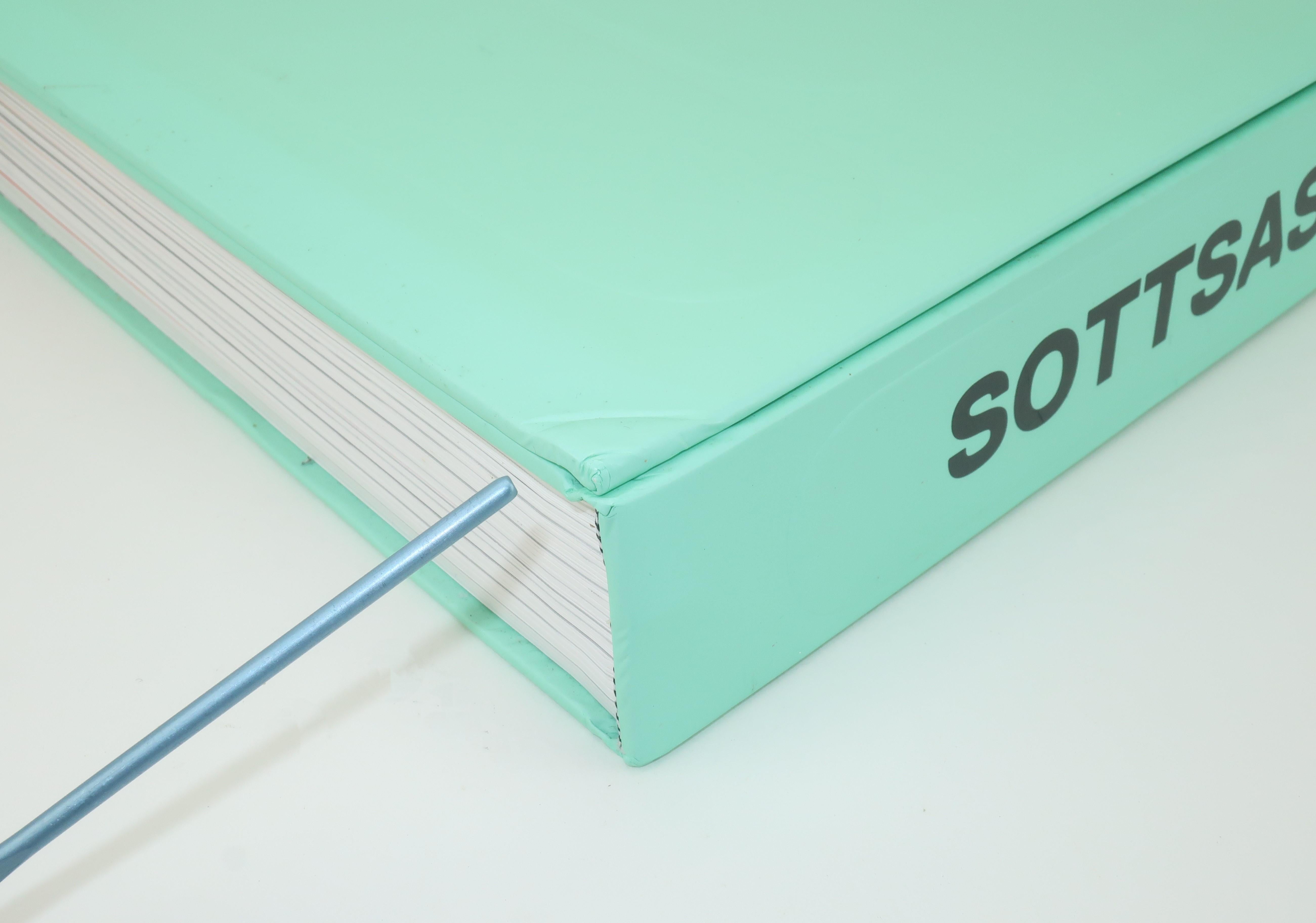 Sottsass Couchtischbuch mit Memphis-Design, Phaidon, 2014 im Angebot 8