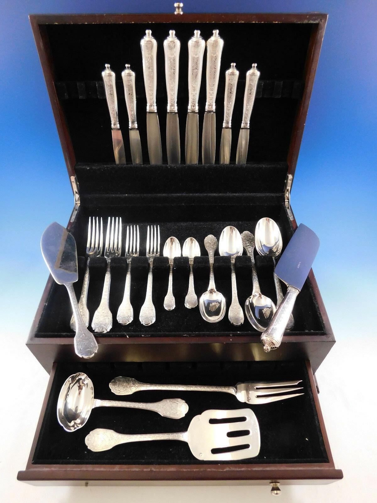 Soubise de Puiforcat France service de couverts en argent sterling, 33 pièces. Excellent ensemble de départ. Cet ensemble comprend :

4 couteaux de table avec manche en forme de canon, 9 3/4