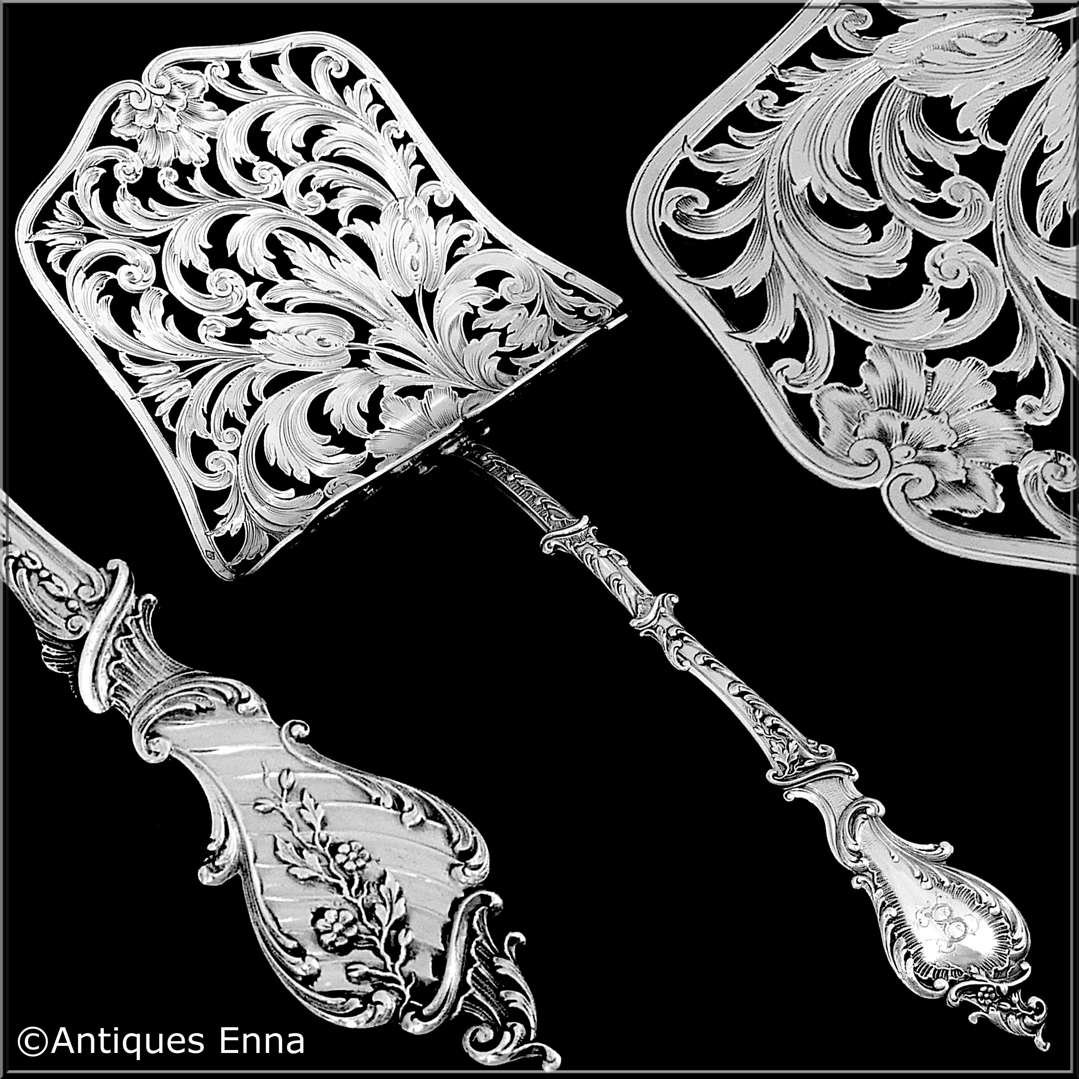 Head of Minerve 1st titre for 950/1000 French sterling silver guarantee.

Exceptional asparagus/pastry server in all sterling silver. The sophistication of this design and the quality of workmanship is typical of that of the Maison Soufflot. The