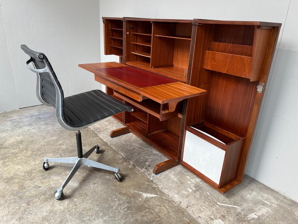 Sought after Mummenthaler & Meier “magic box” Vintage 1950’S teak desk in box For Sale 7