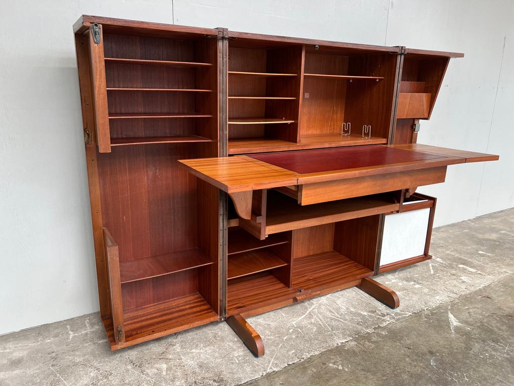 Sought after Mummenthaler & Meier “magic box” Vintage 1950’S teak desk in box In Good Condition For Sale In Markington, GB