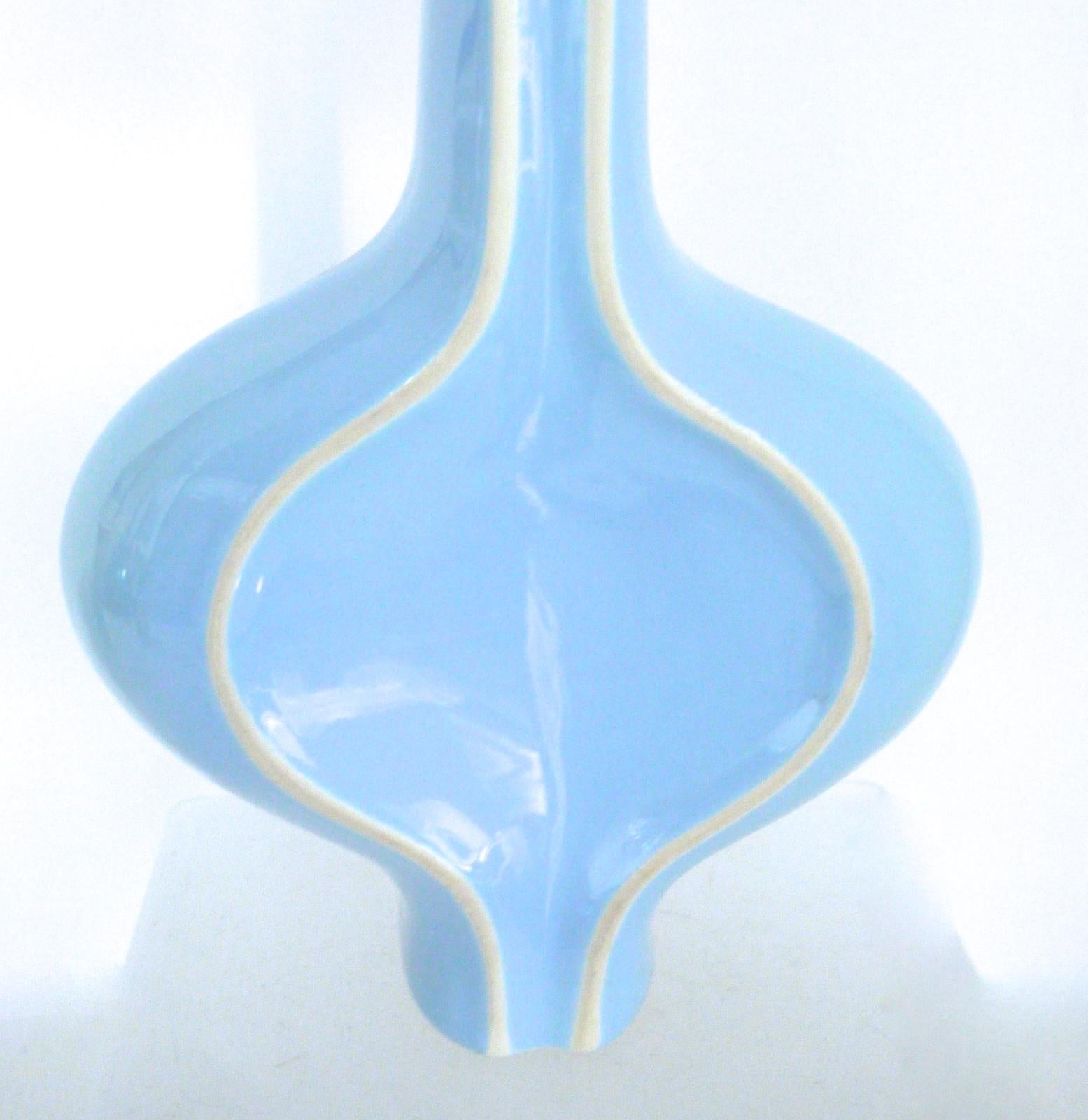 Sought after, Space Age China Swallow Vase by Scabetti Dominic Bromley, 2002 UK For Sale 1