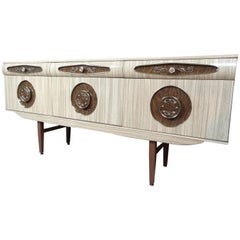 Italienisches, begehrtes Vintage-Sideboard im Retro-Stil mit Messinggriffen aus den 1950er Jahren