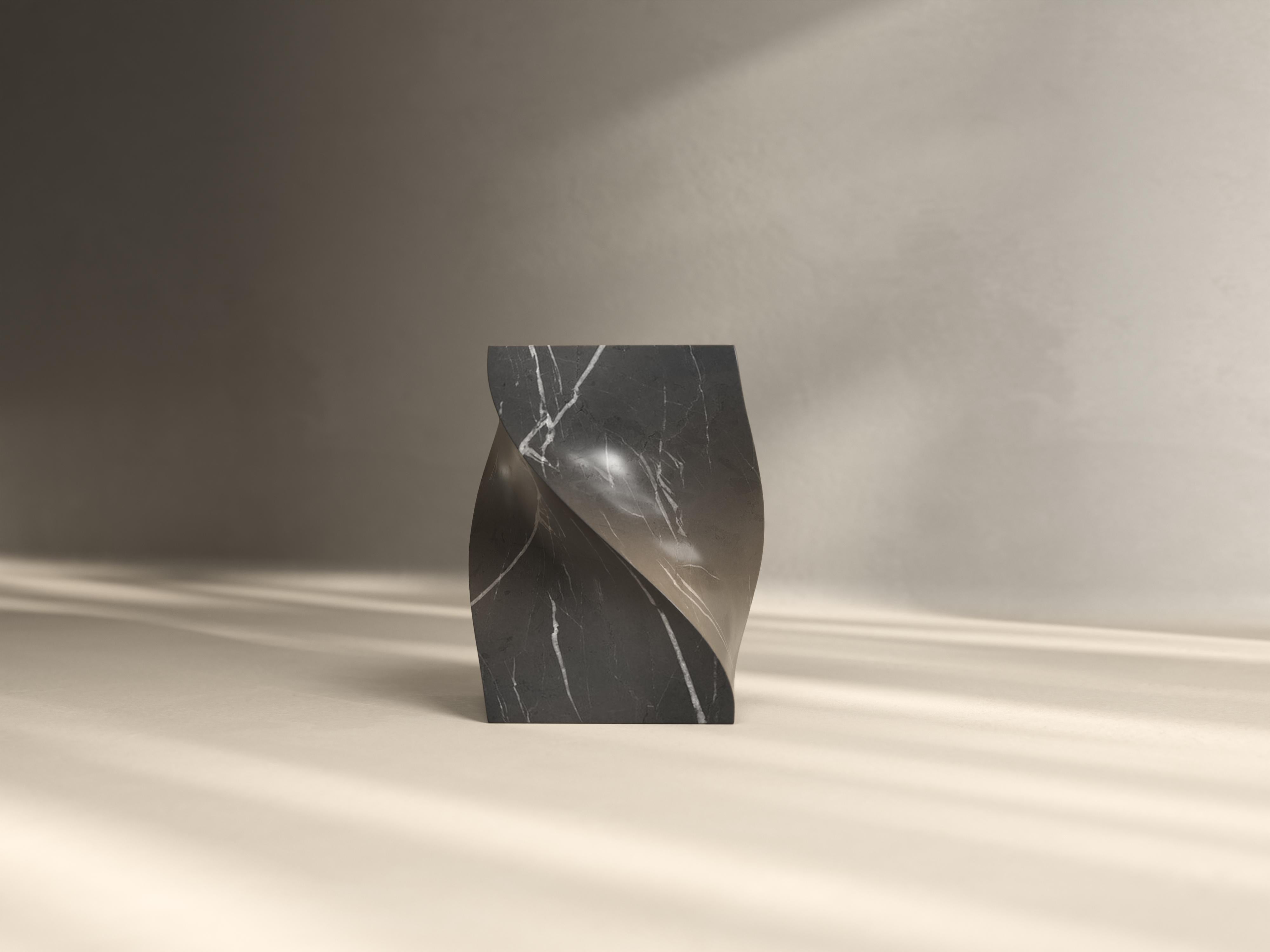 Espagnol Soul Sculpture Black Pull up Table by Veronica Marli en vente