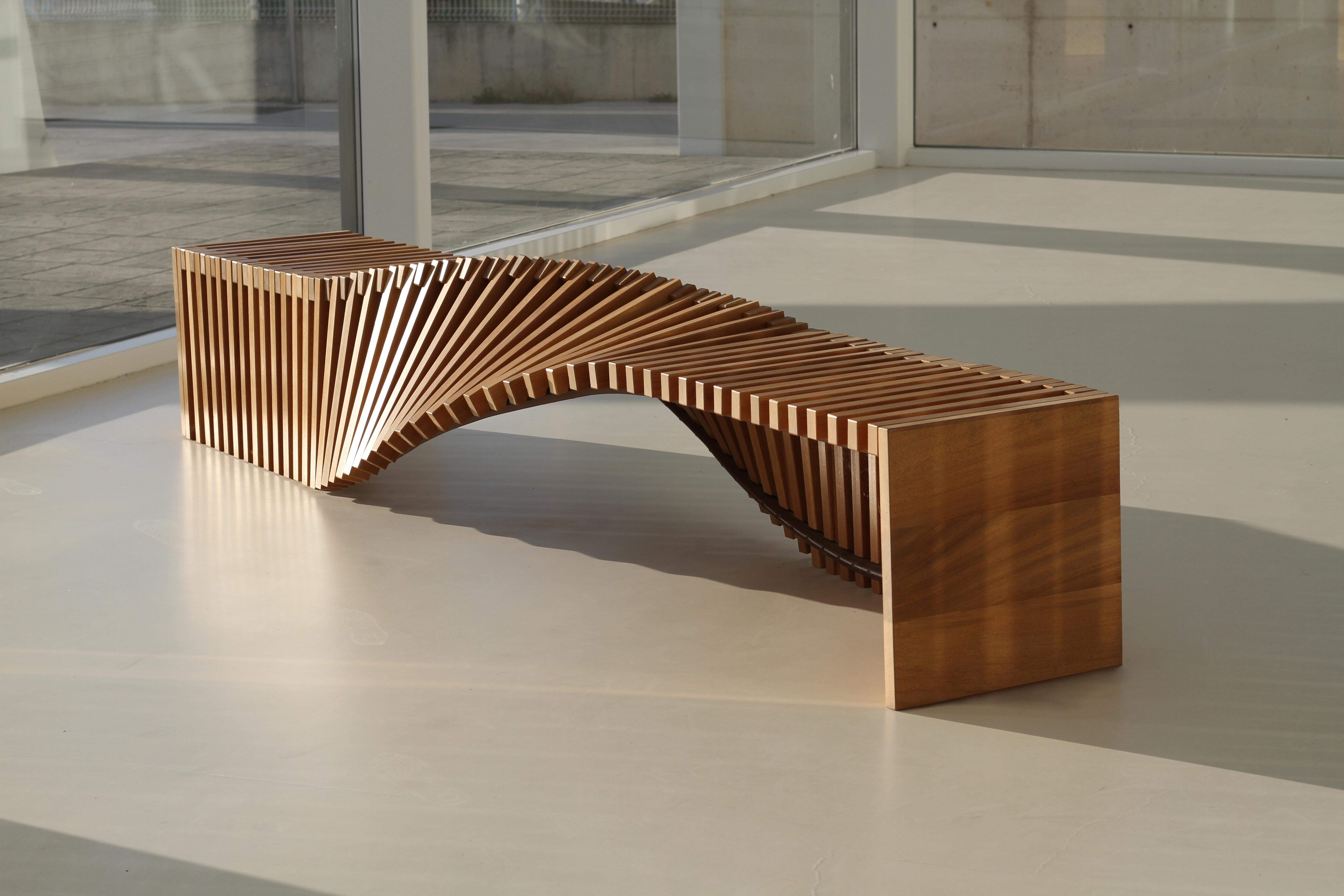 Soul Sculpture Wood Bench Large by Veronica Mar In New Condition For Sale In Geneve, CH