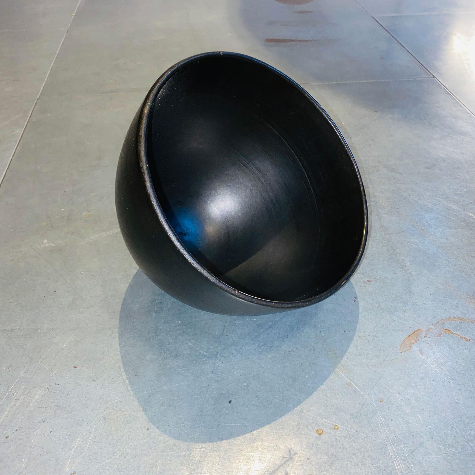 20th Century Sound basin tumbler attributed to the Ruelland For Sale