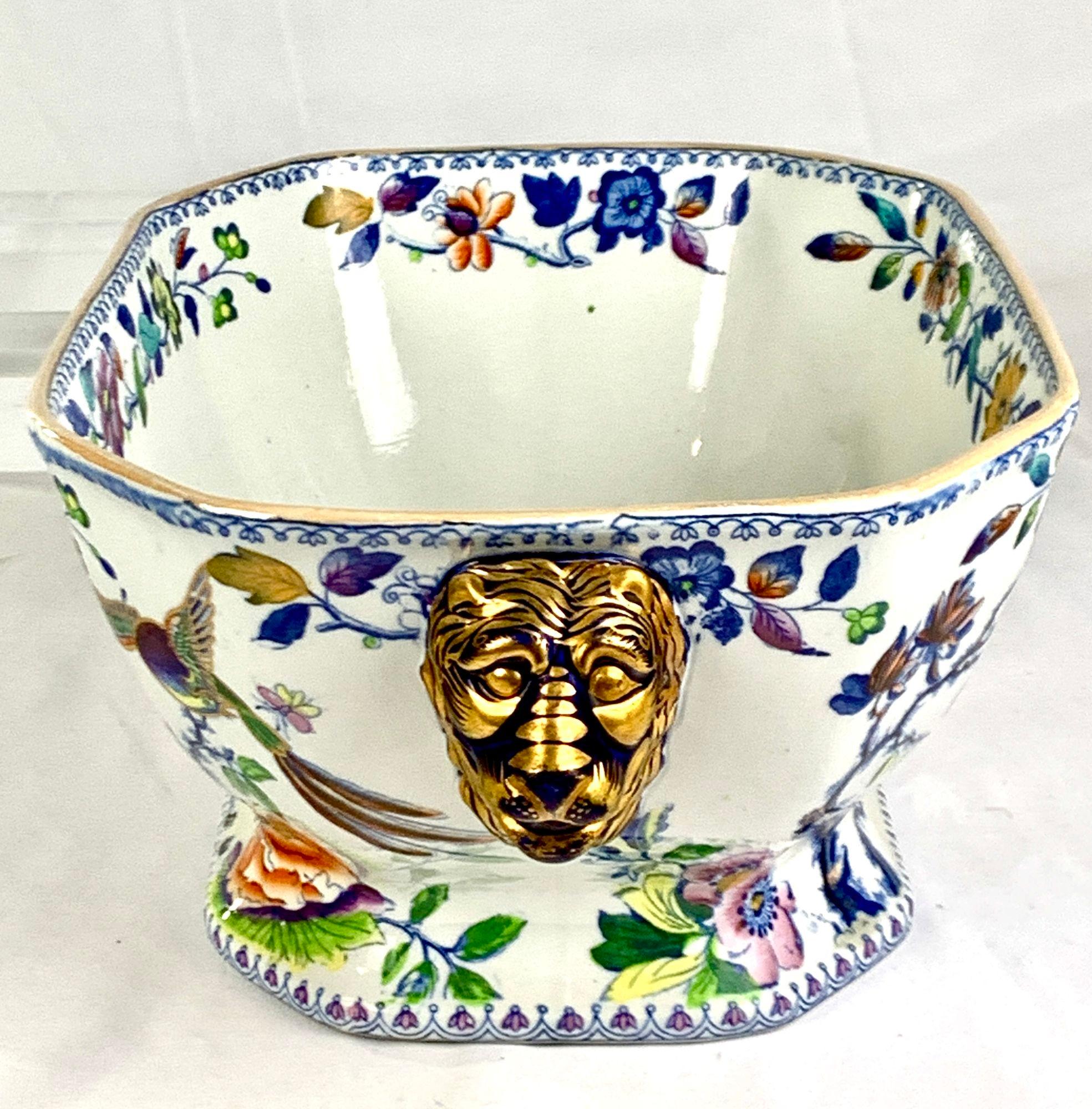 Large Soup Tureen in Flying Bird Pattern England Circa 1840 For Sale 2
