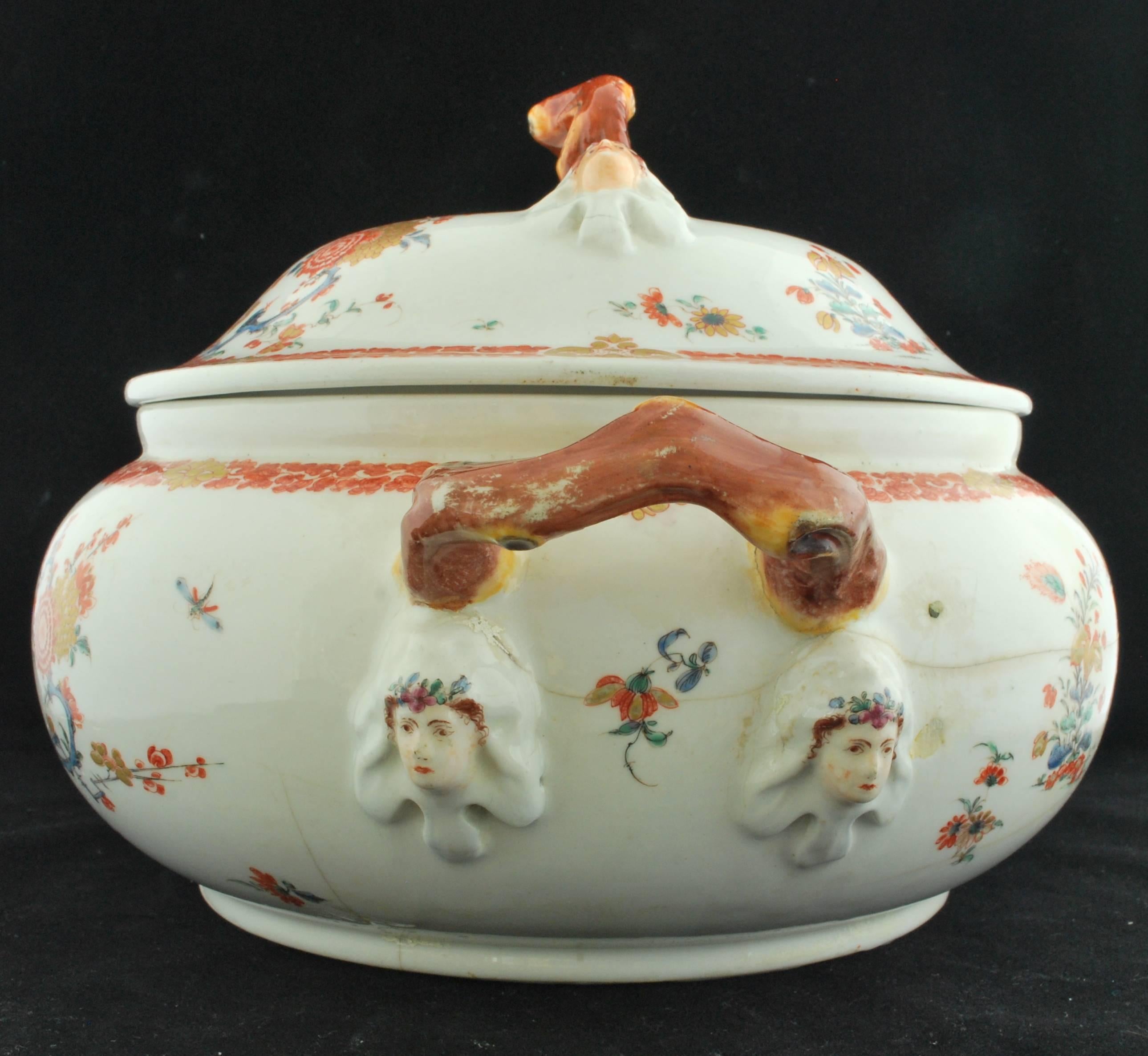 Anglais Soupière, décoration kakiemon, usine de porcelaine à nœud, vers 1755 en vente