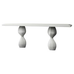 Consola / Mesa de entrada de escayola esculpida "Souple" de Christiane Lemieux